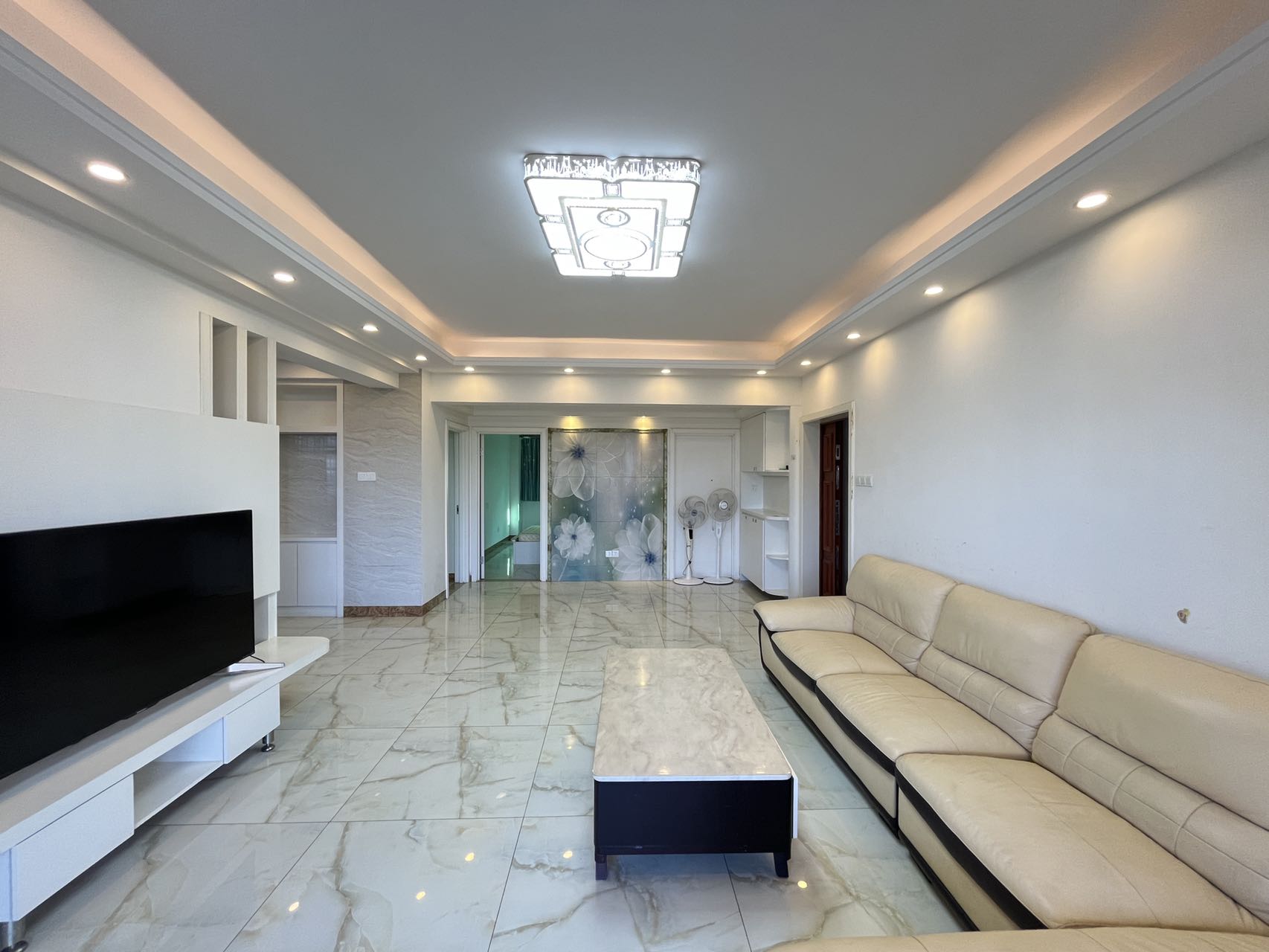 鑫元中公寓  2室2厅1卫    2500.0元/月室内图