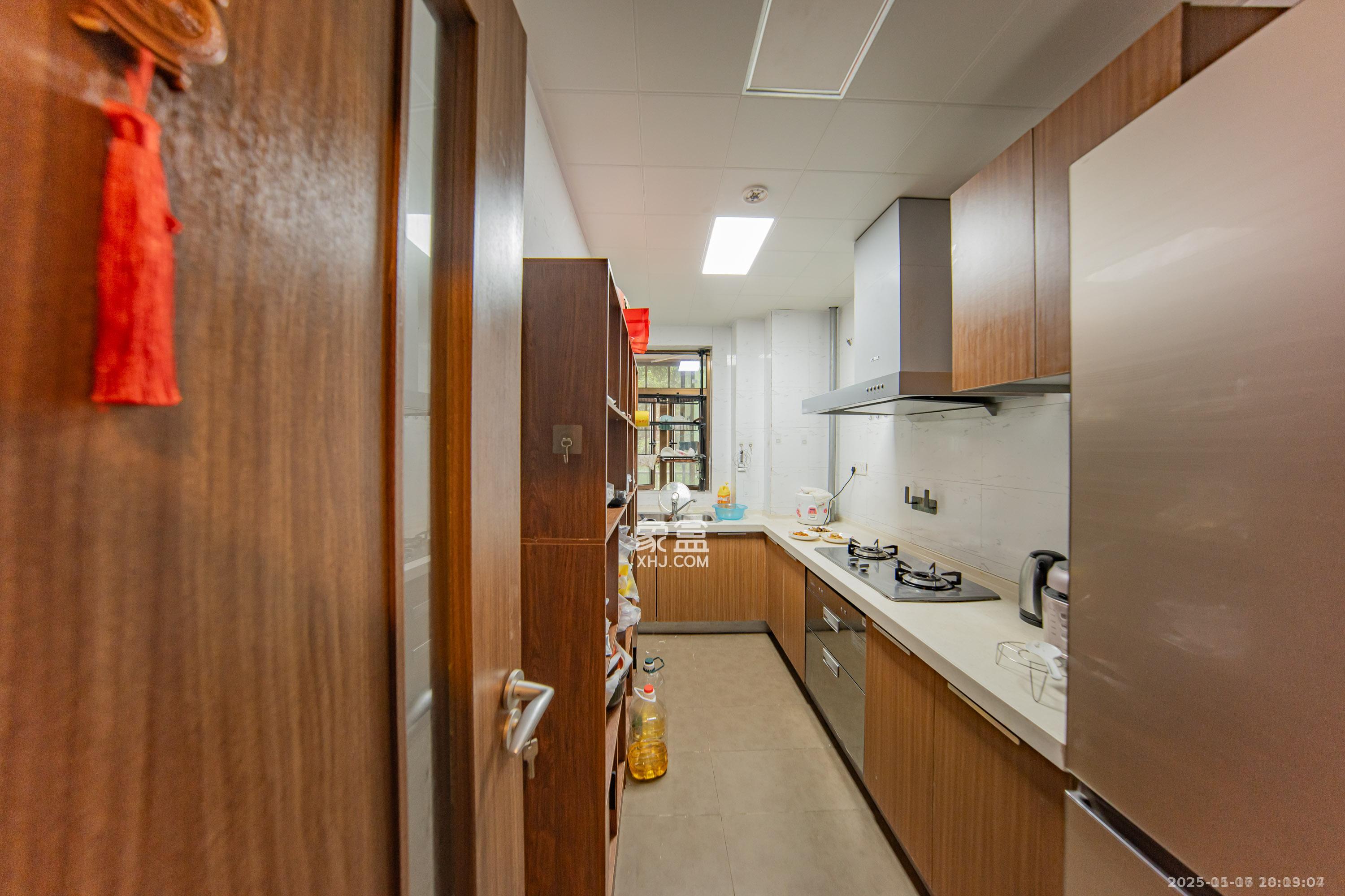 江山帝景哈佛  3室2厅2卫    2100.0元/月室内图