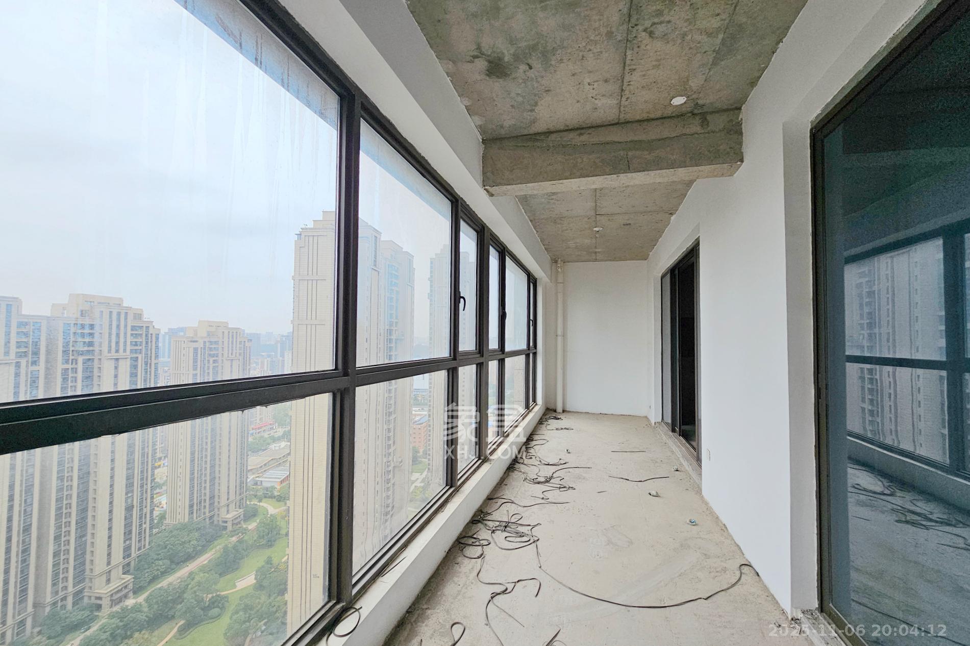 明昇壹城（明昇时代广场）二期  4室2厅3卫    410.0万阳台