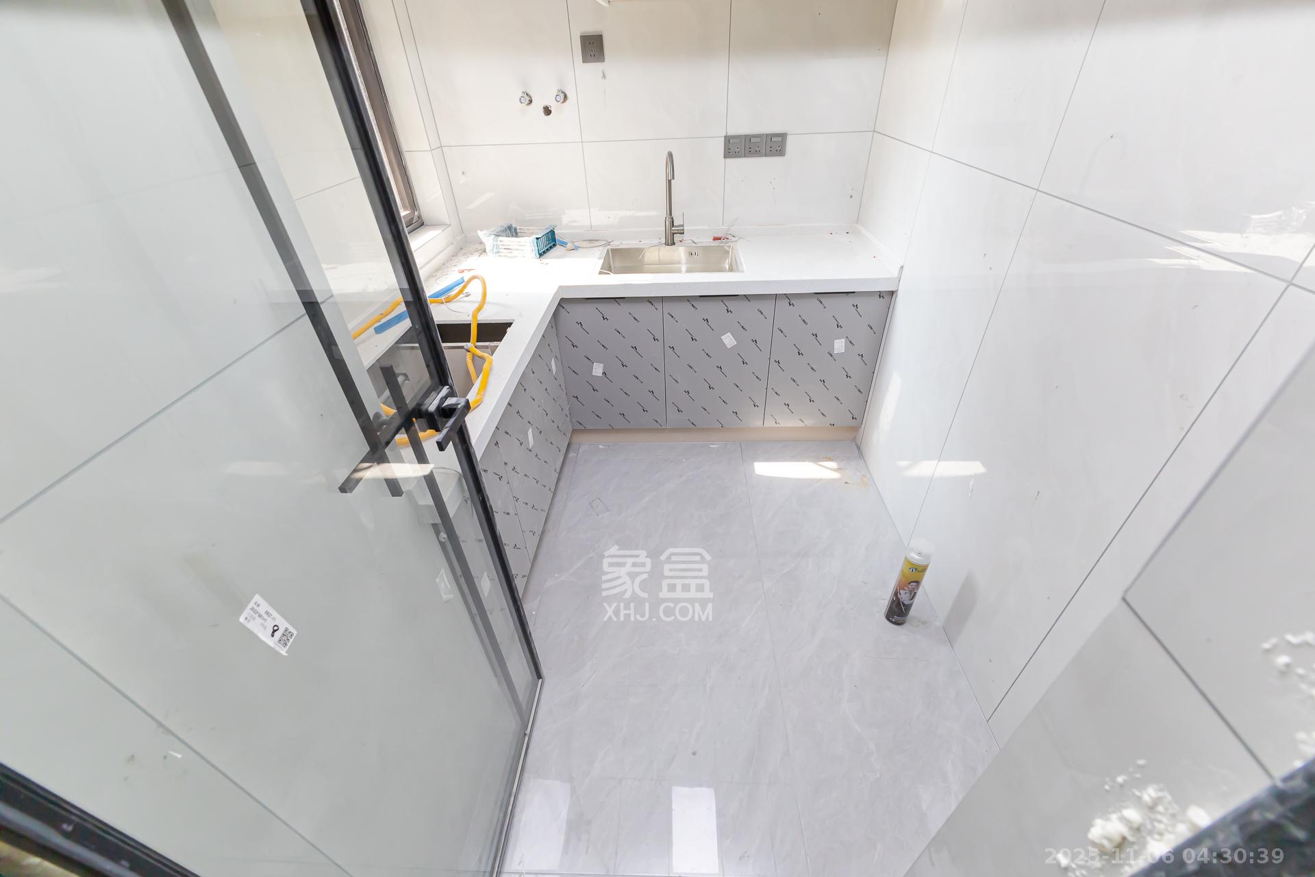 勤诚达境界城  4室2厅2卫    89.8万厨房