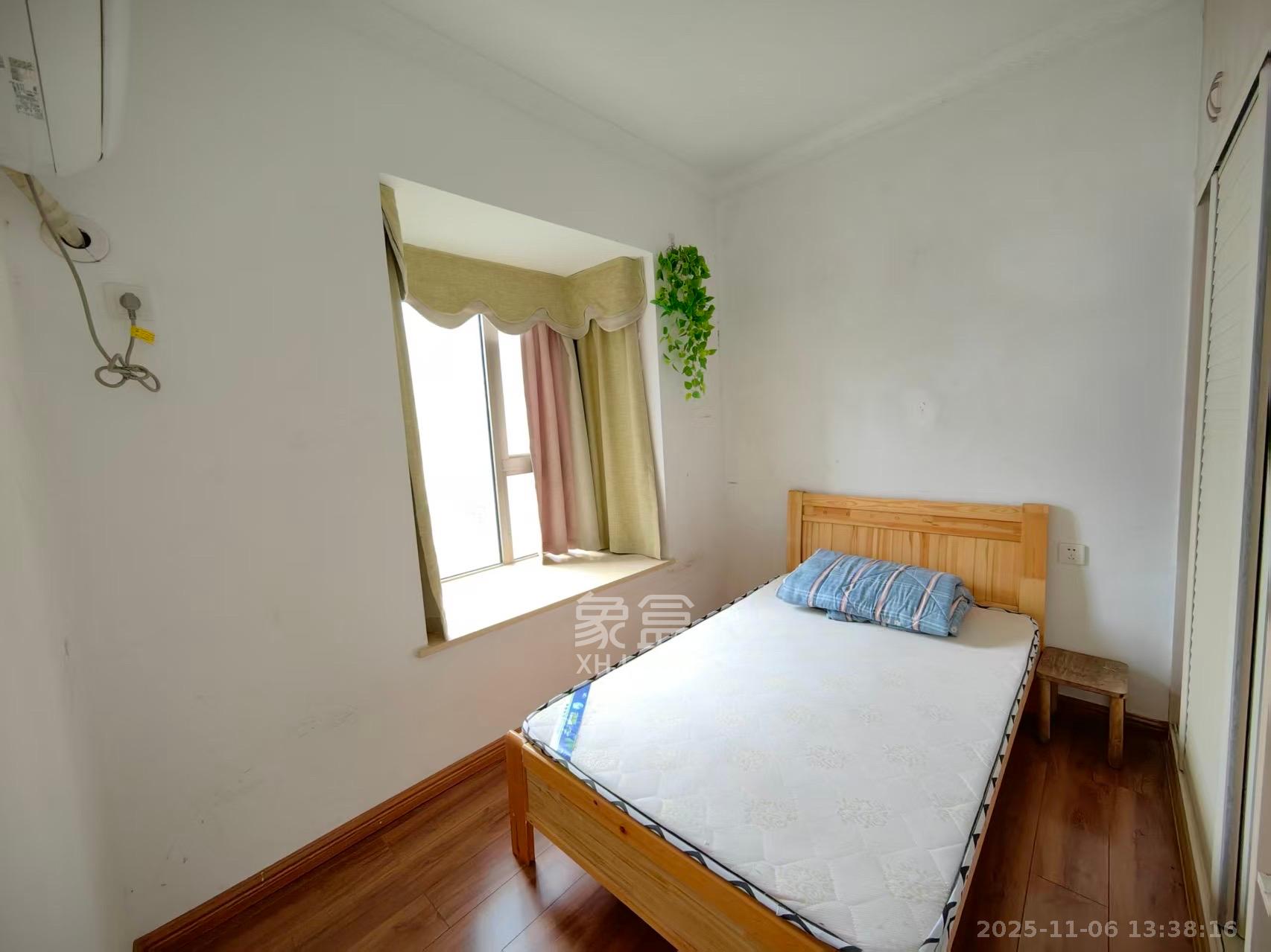 岳泰理想城 3室2厅2卫 2600.0元/月 岳泰理想城 3室2厅2卫 2600.0元/月室内图