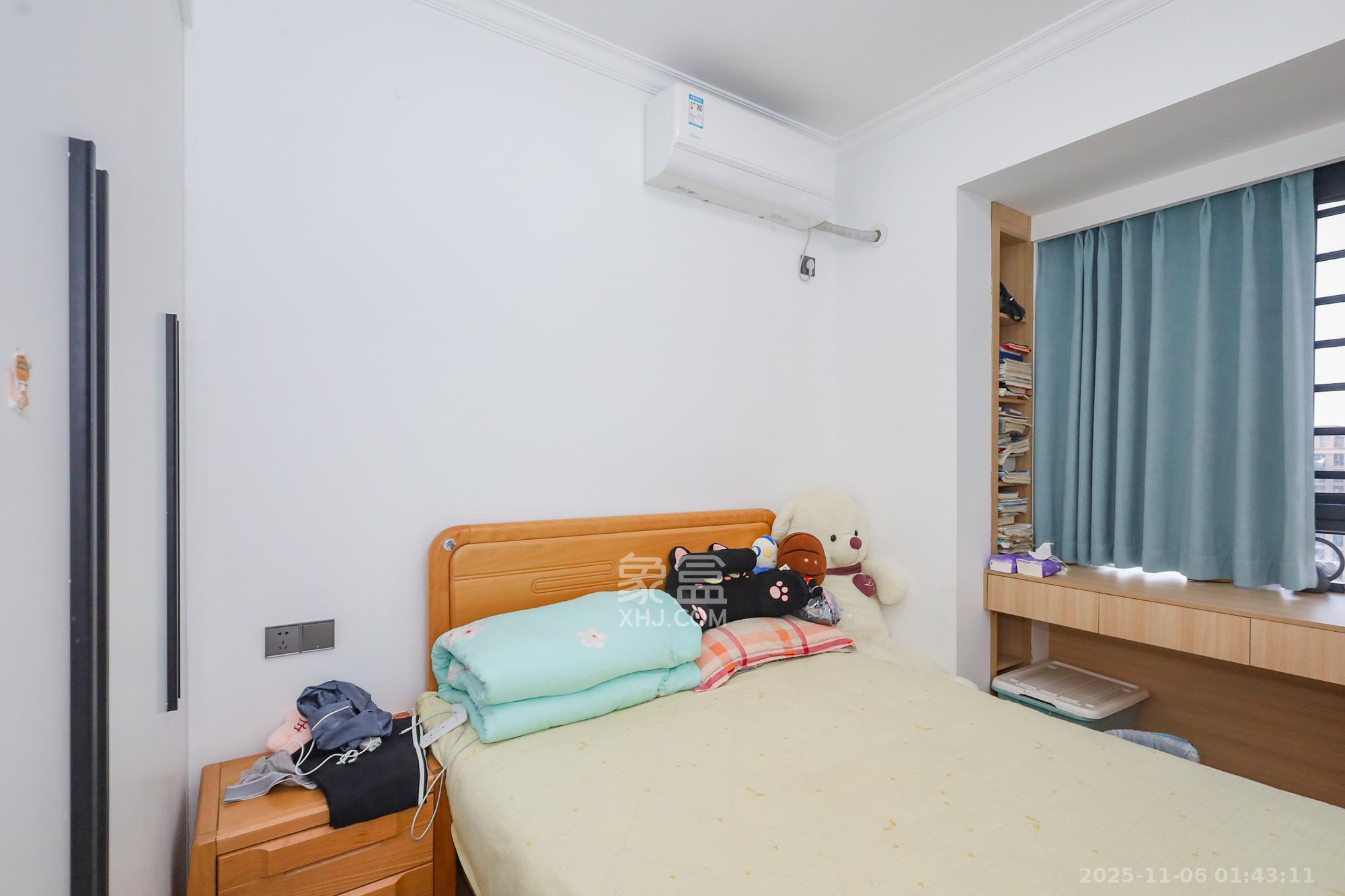 八方小区C区 4室2厅2卫 520.0万 八方小区C区 4室2厅2卫 520.0万卧室