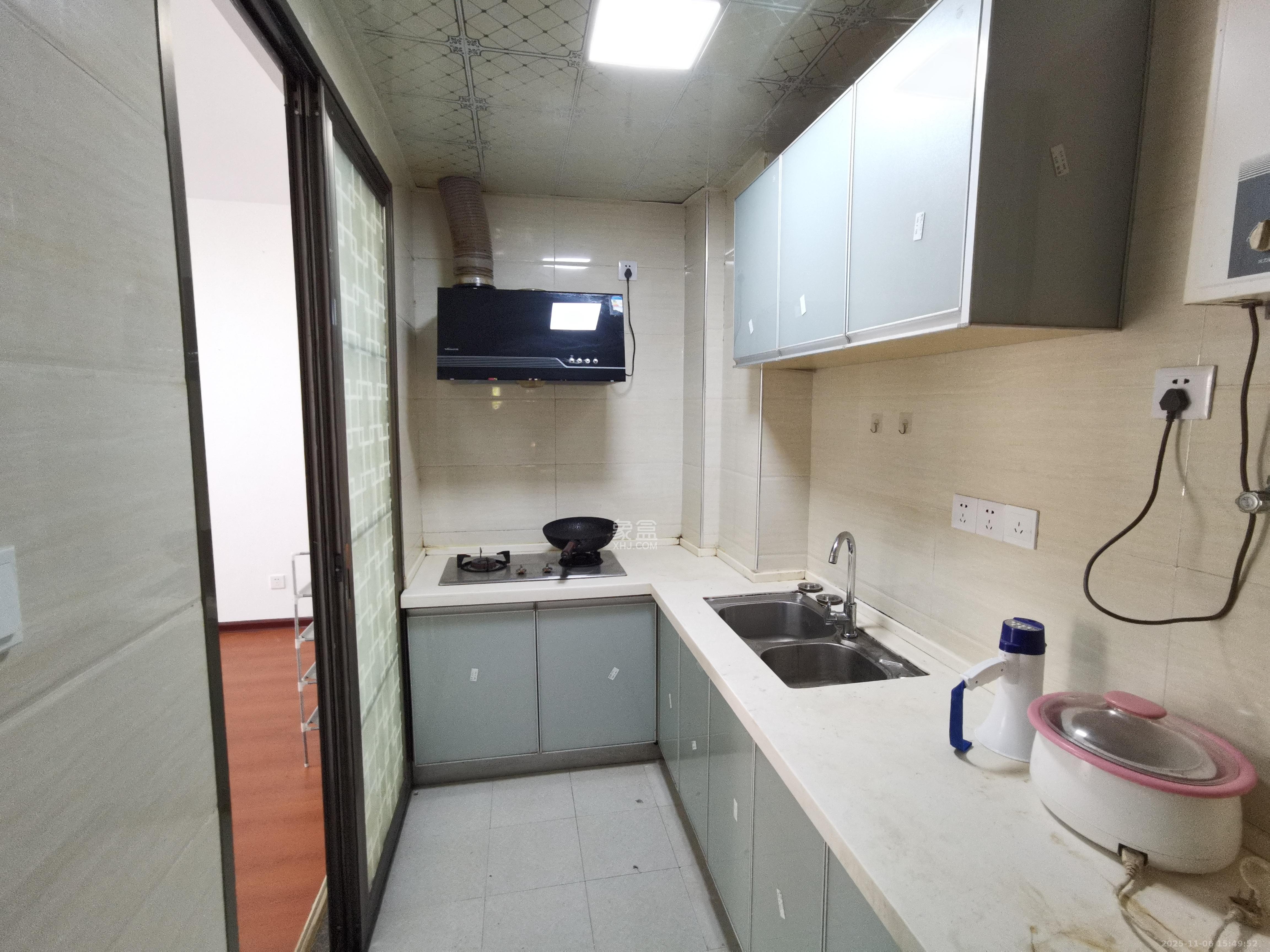 奥克斯广场 3室2厅1卫 3000.0元/月 奥克斯广场 3室2厅1卫 3000.0元/月室内图