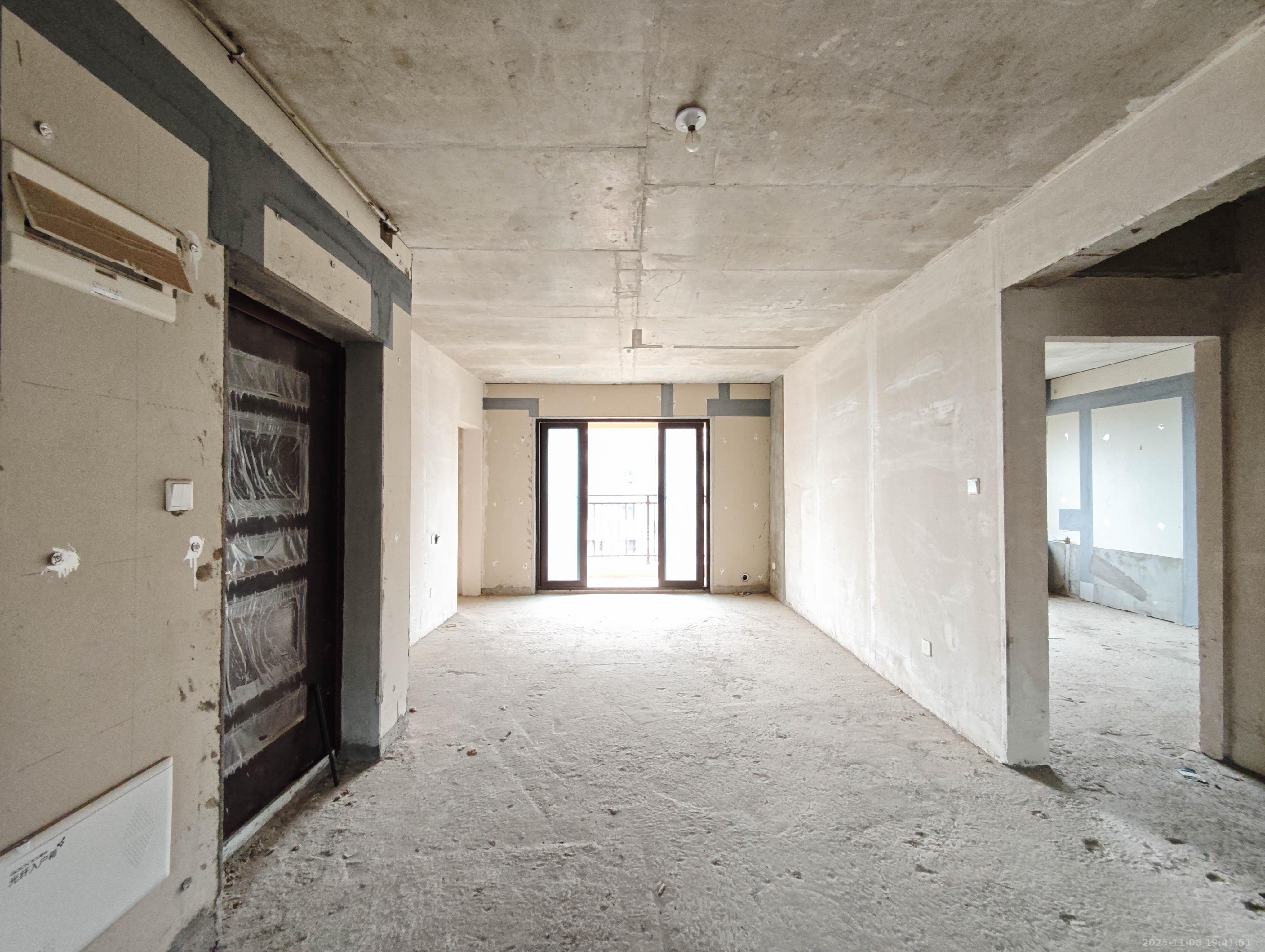 保利东郡 3室2厅2卫 78.0万 保利东郡 3室2厅2卫 78.0万客厅