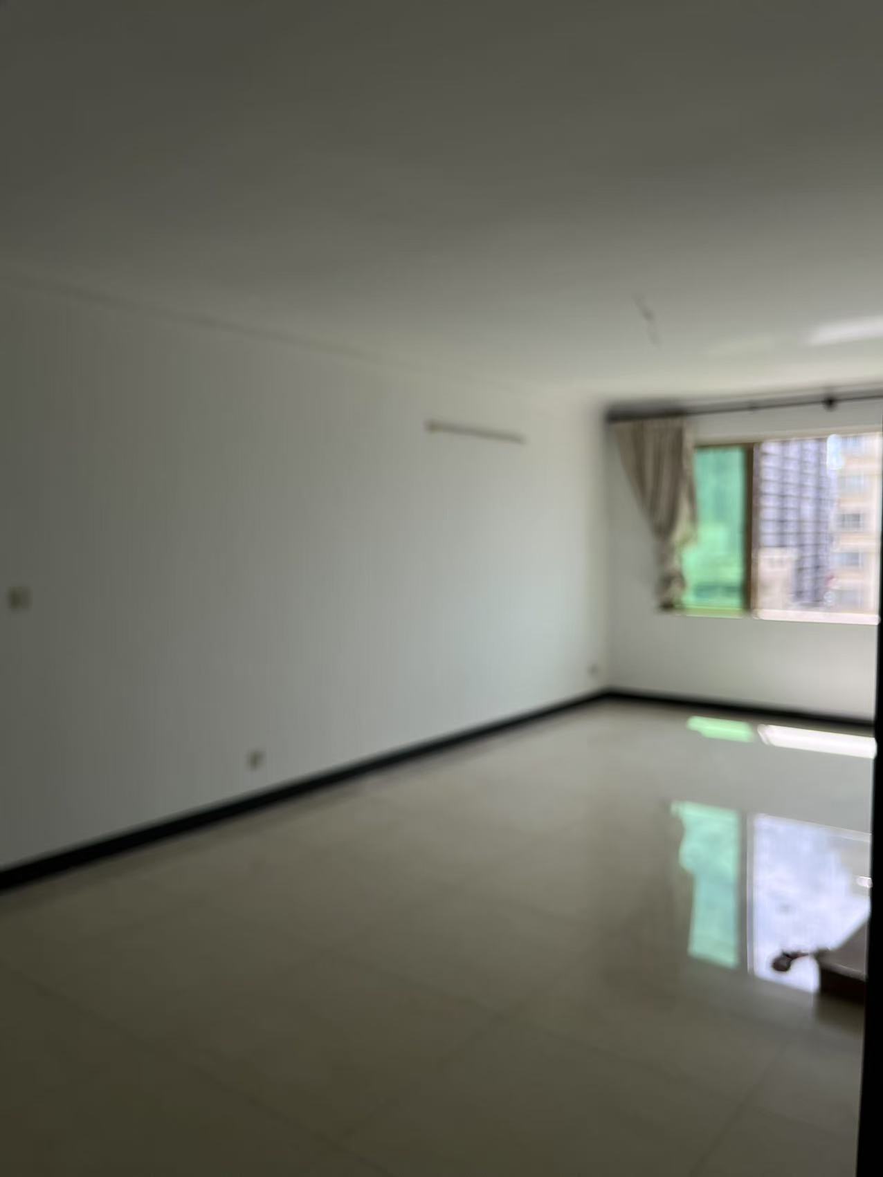 省人大机关住宅小区(海南省人大常委会机关住宅小区) 4室2厅2卫 4000.0元/月 省人大机关住宅小区(海南省人大常委会机关住宅小区) 4室2厅2卫 4000.0元/月室内图