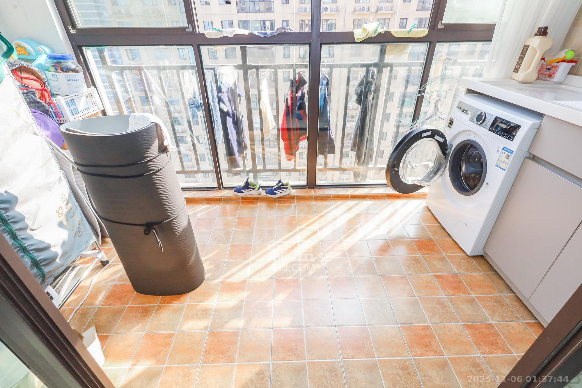 钰龙天下二期(钰龙佳园) 3室2厅1卫 235.0万 钰龙天下二期(钰龙佳园) 3室2厅1卫 235.0万阳台