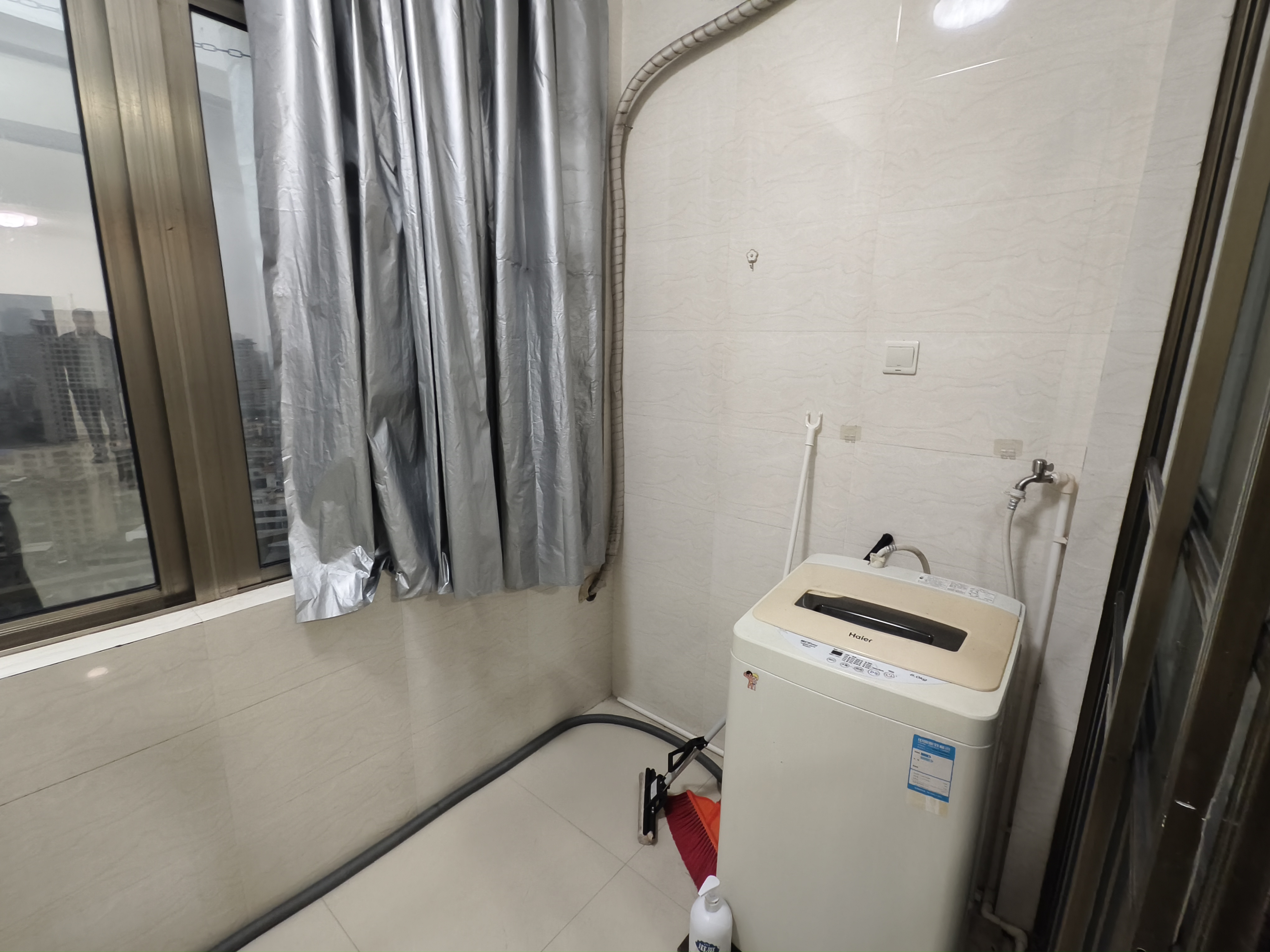 华林广场 1室0厅1卫 1500.0元/月 华林广场 1室0厅1卫 1500.0元/月室内图