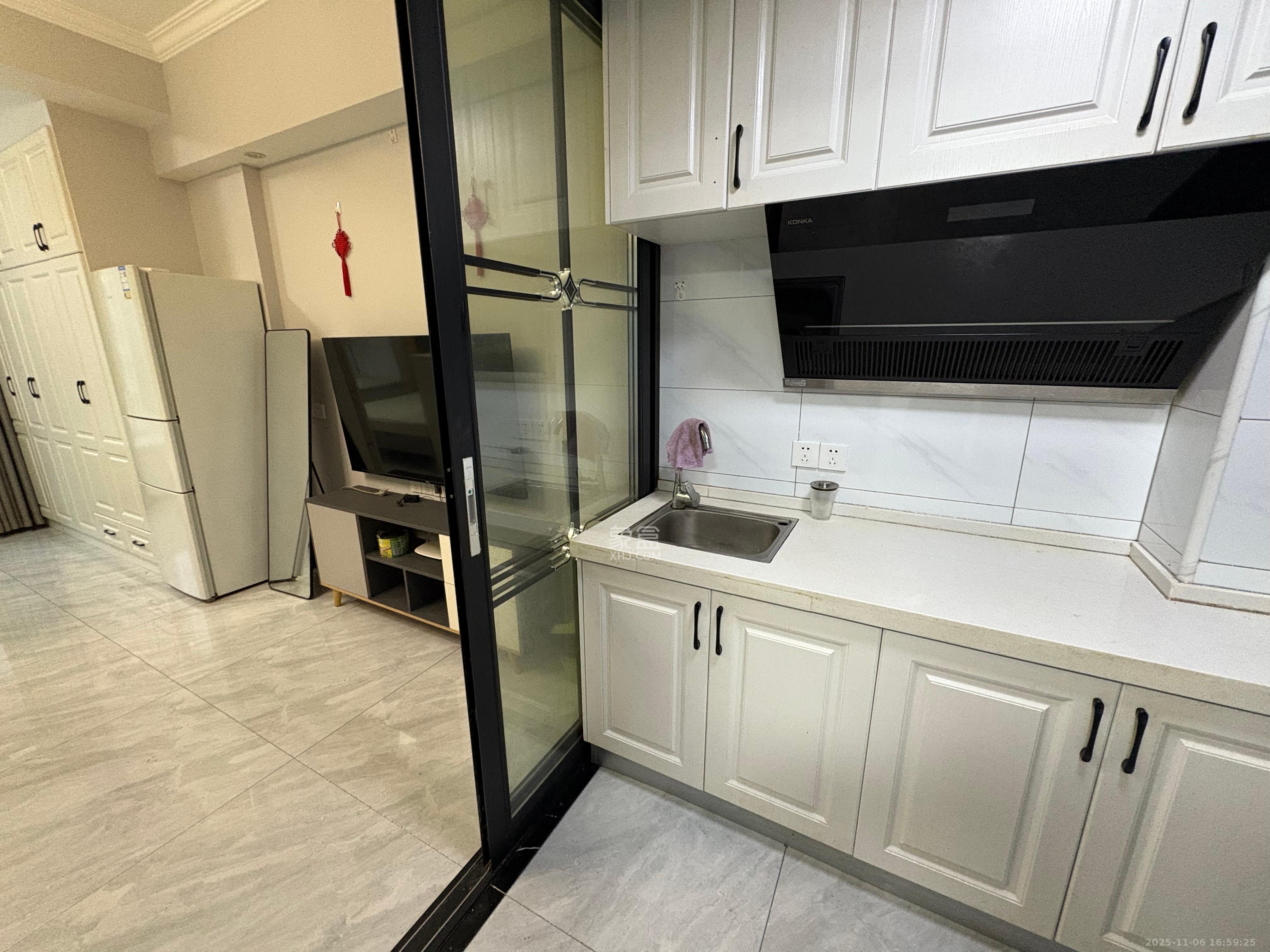 芙蓉万国城MOMA（卓越汇富苑）  1室1厅1卫    1400.0元/月室内图