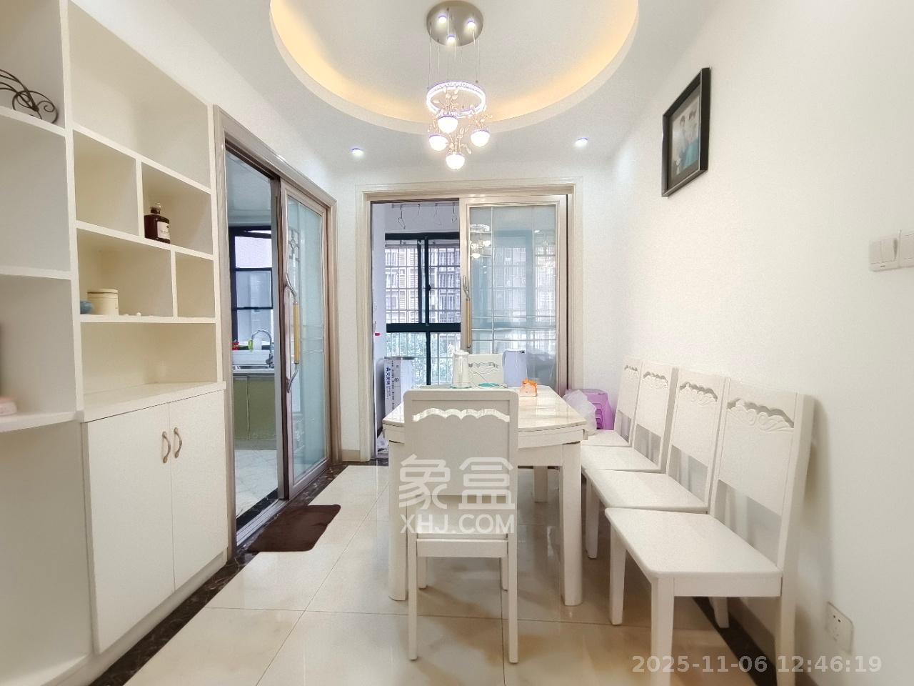 绿洲花园  3室2厅2卫    3000.0元/月室内图