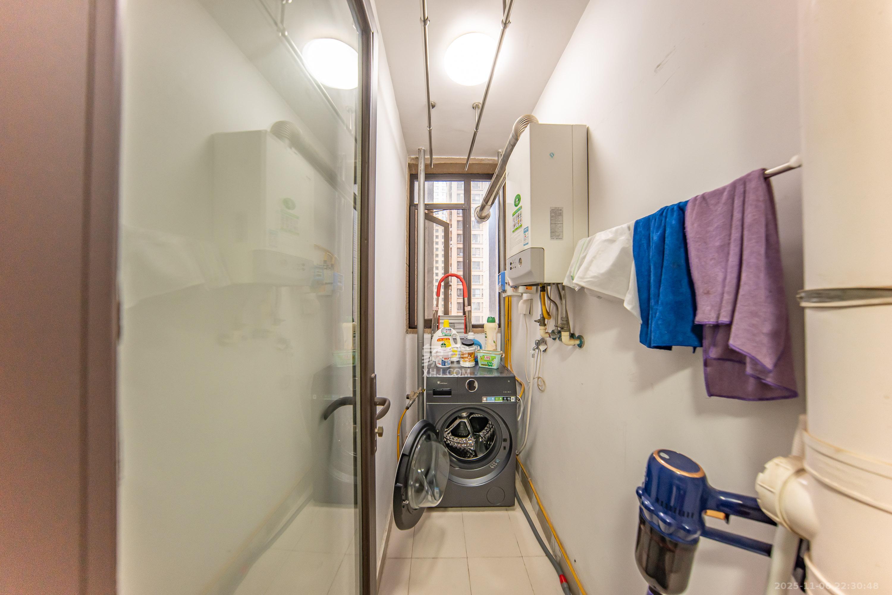 中海国际二期  3室2厅1卫    75.0万阳台