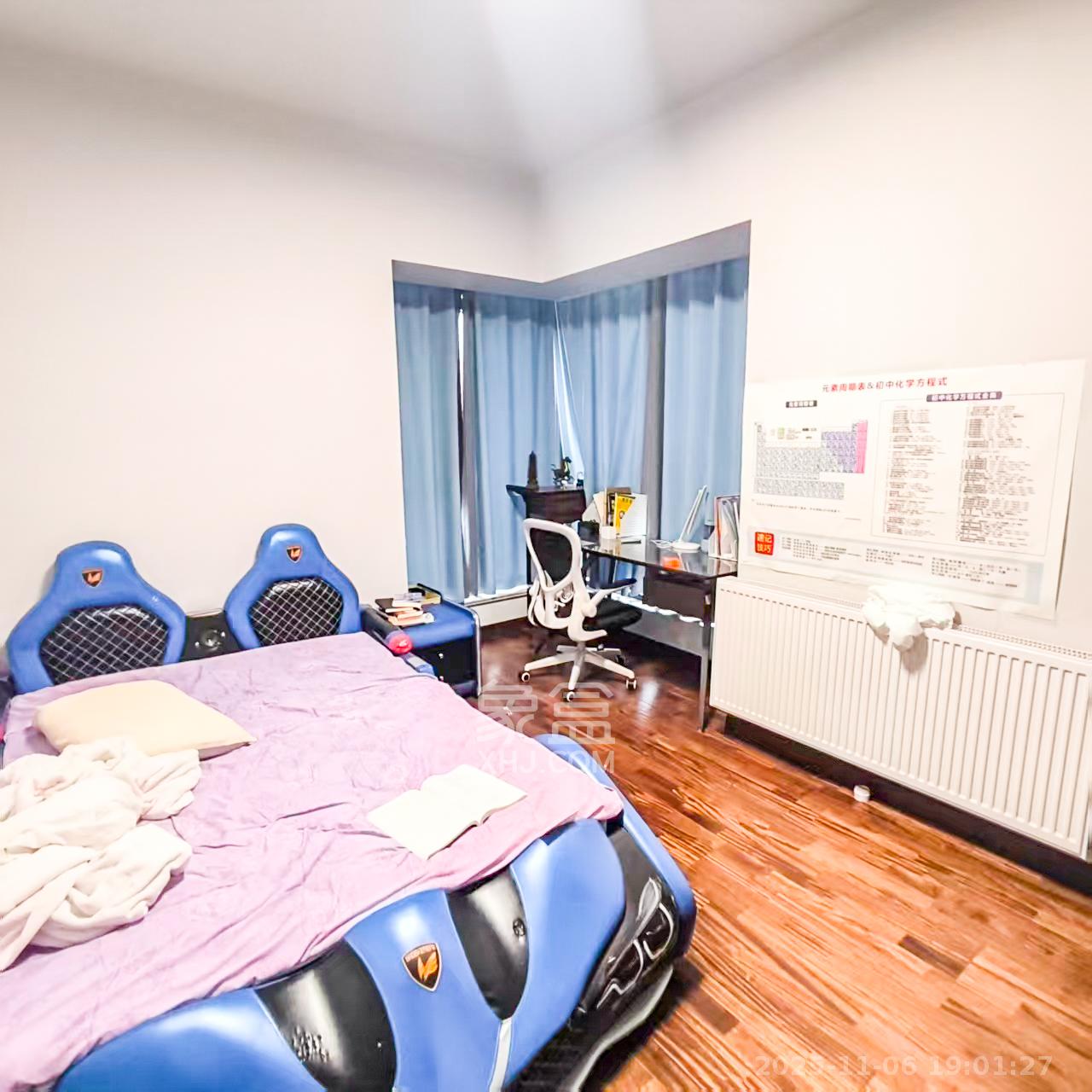 咸嘉新村嘉华苑  5室2厅2卫    187.0万卧室