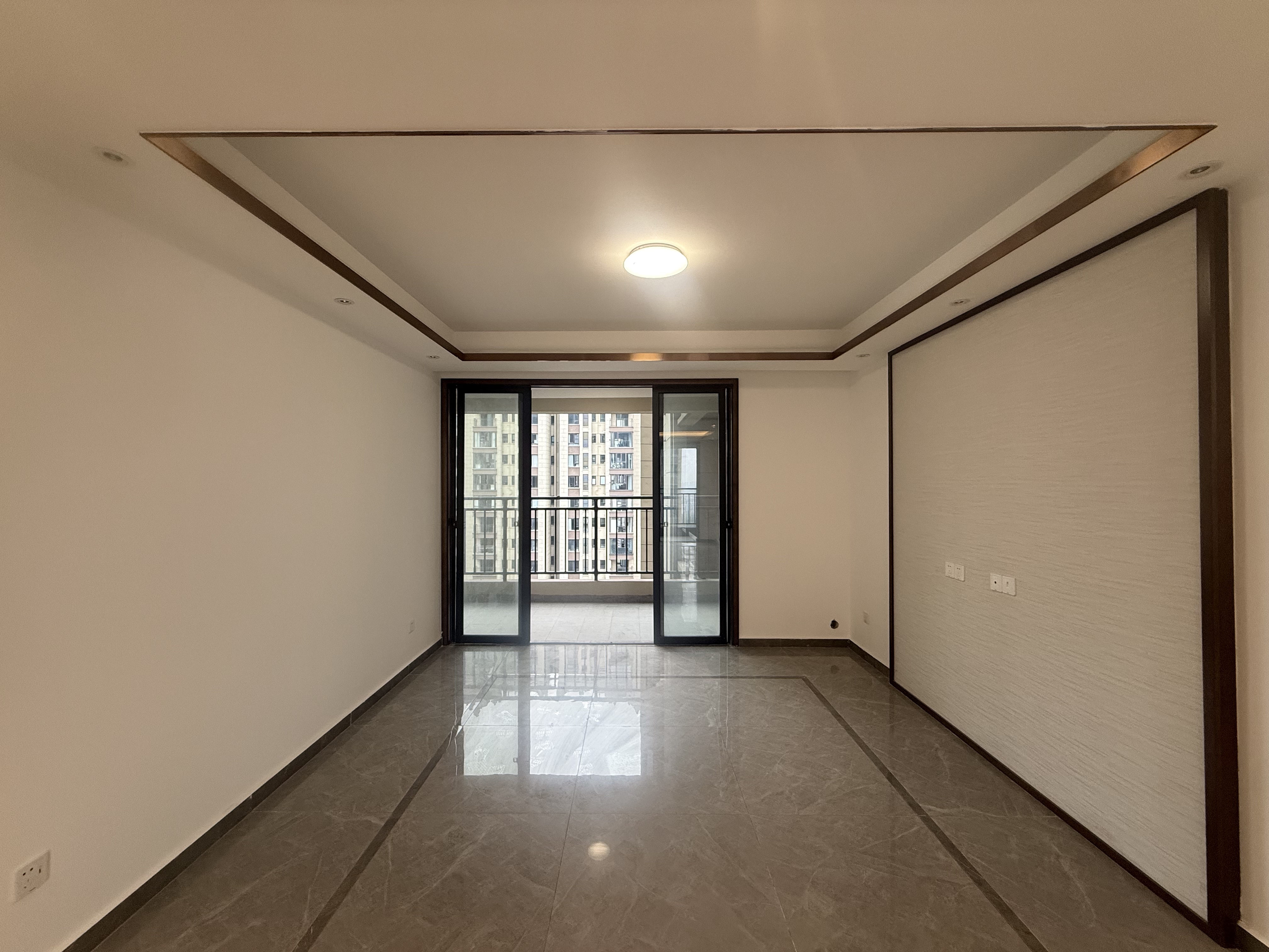 荣盛碧桂园铂悦府  3室2厅2卫    72.8万卧室