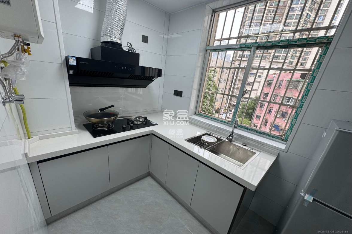 湖商住宅楼 2室2厅1卫 2500.0元/月 湖商住宅楼 2室2厅1卫 2500.0元/月室内图