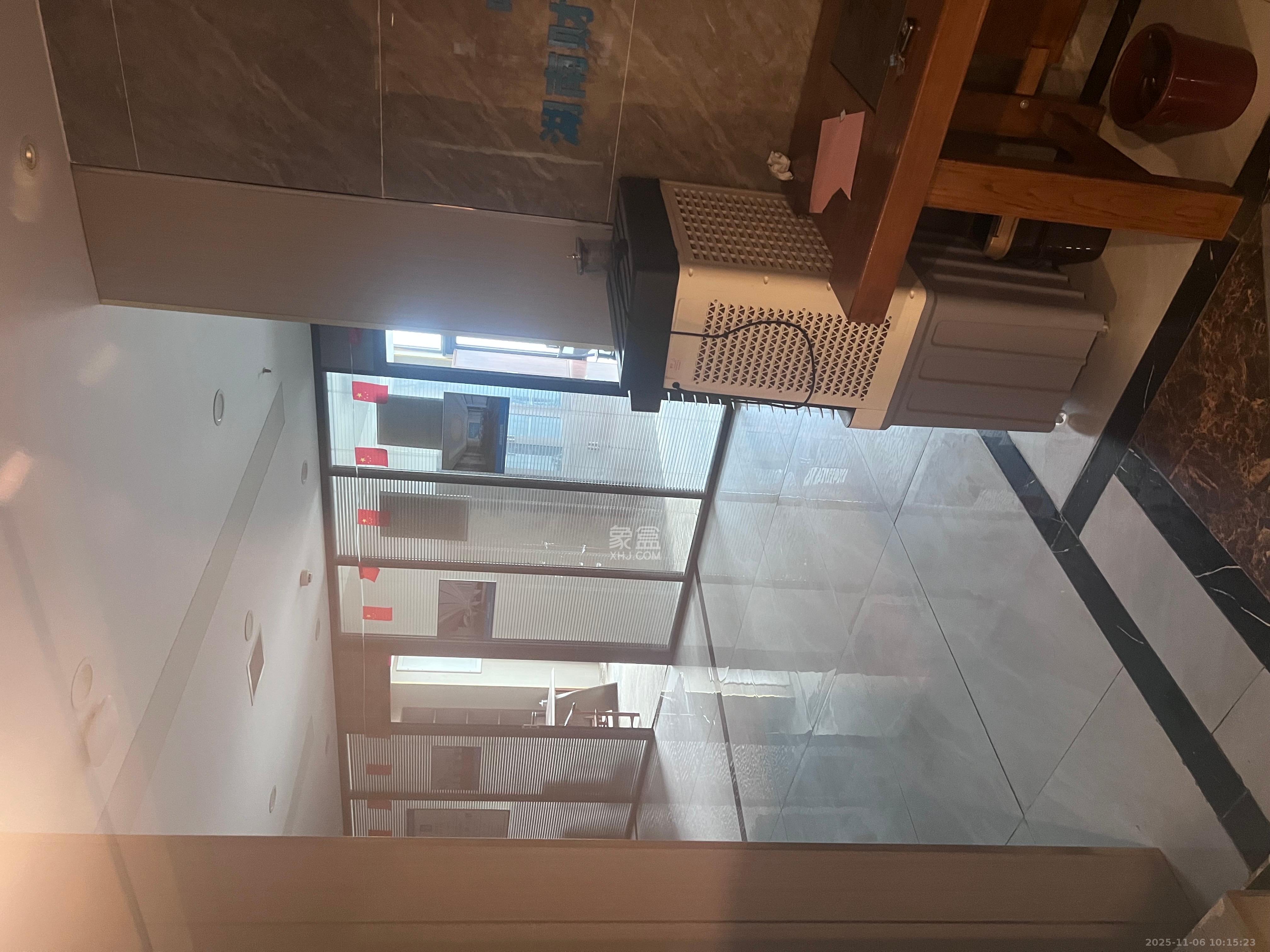 启迪协信中心  1室1厅1卫    2500.0元/月室内图