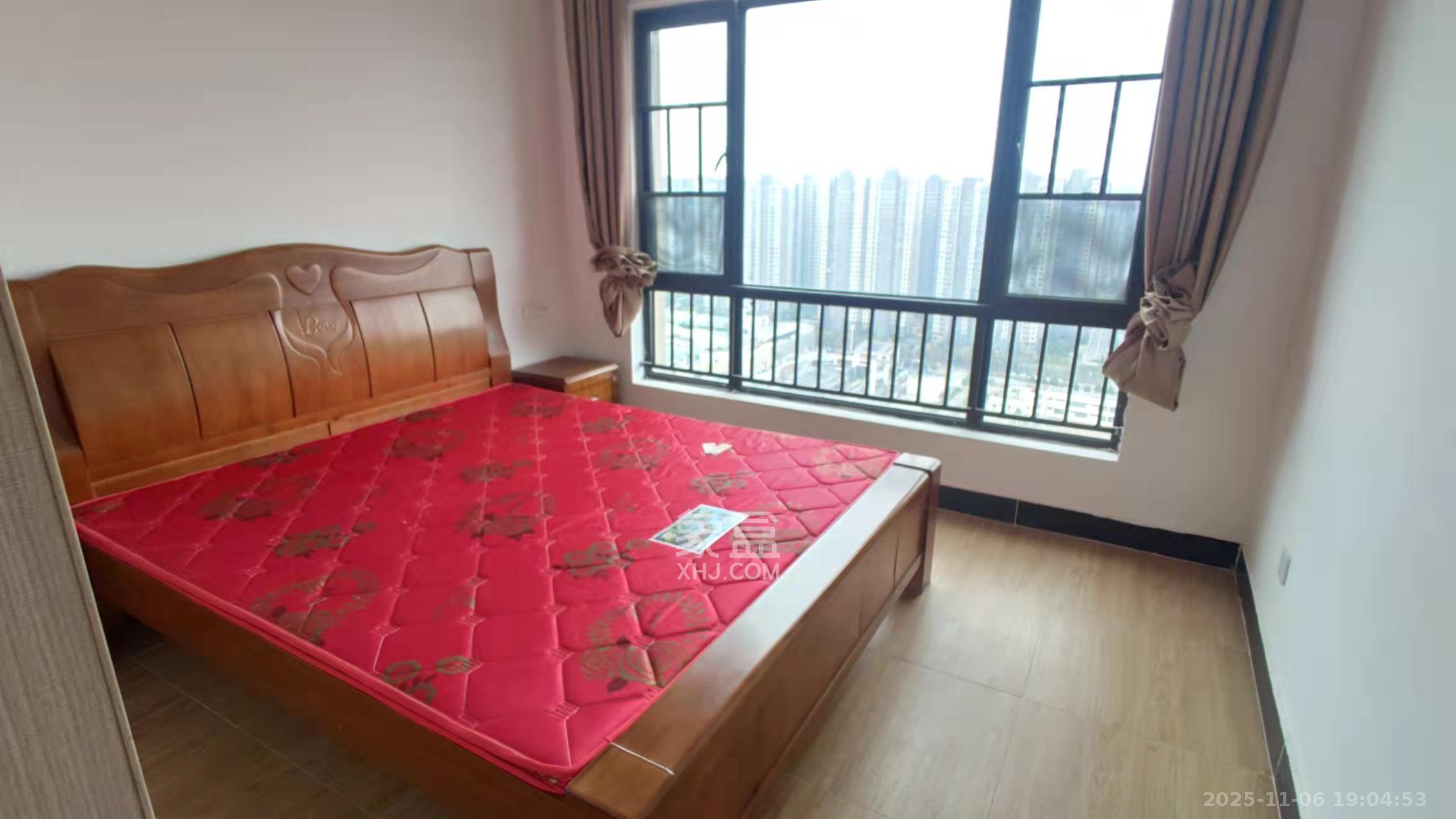 国泰九龙湾  3室2厅1卫    2100.0元/月室内图