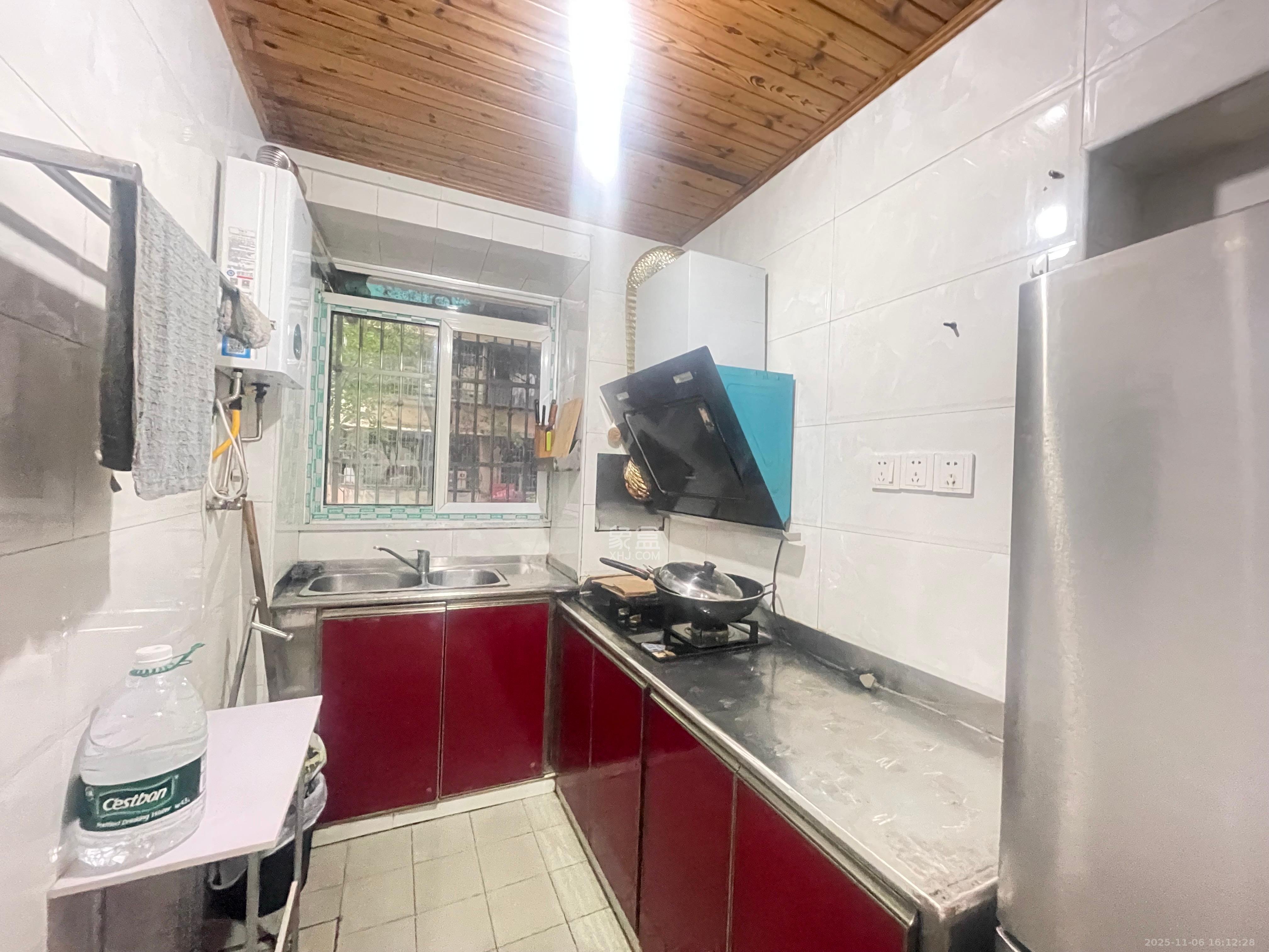 红旗区二片  3室1厅1卫    2000.0元/月室内图