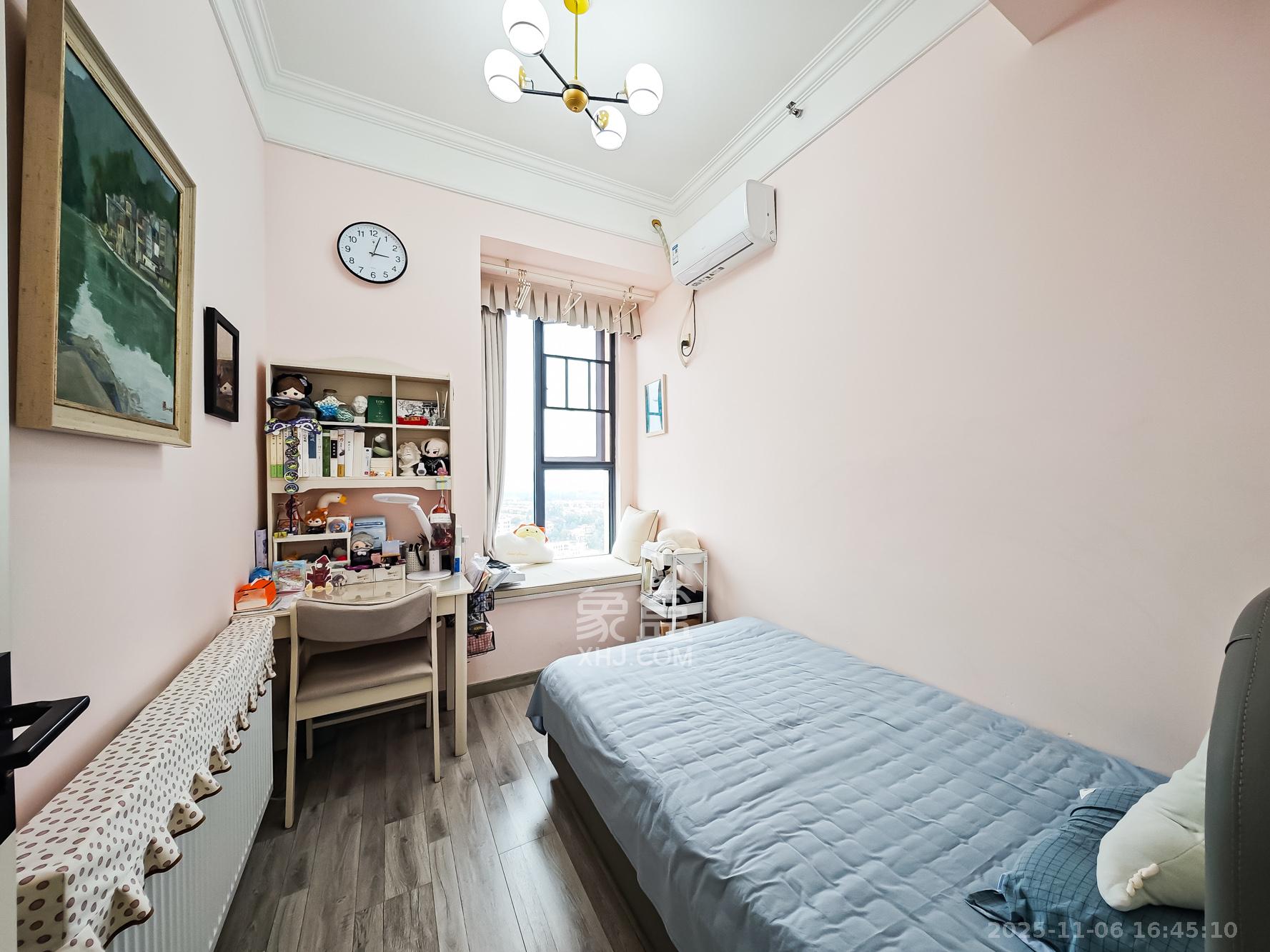 湘一书香里  3室2厅1卫    98.0万卧室