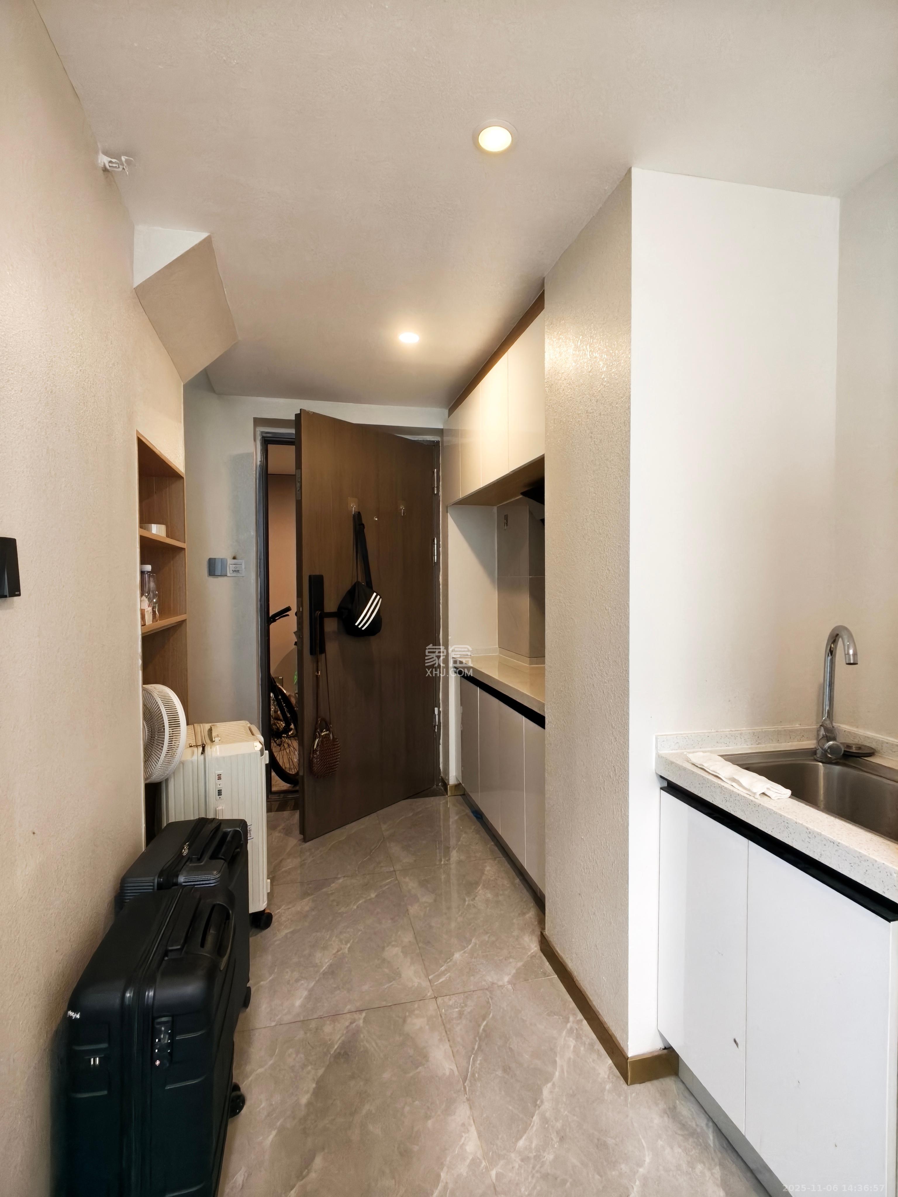 龙湖铂金岛  1室1厅1卫    2000.0元/月室内图