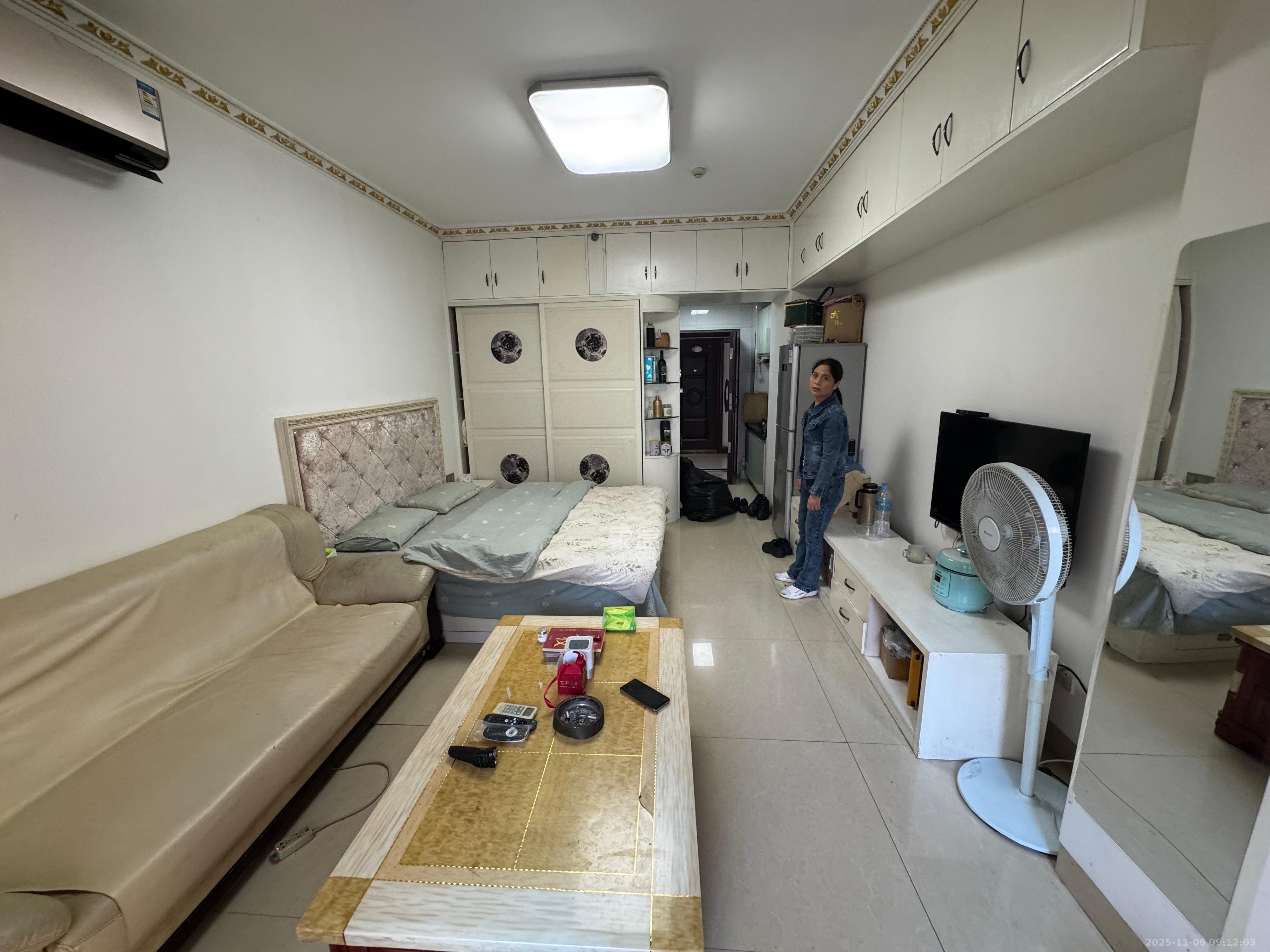 万象凯旋湾  1室1厅1卫    1500.0元/月室内图