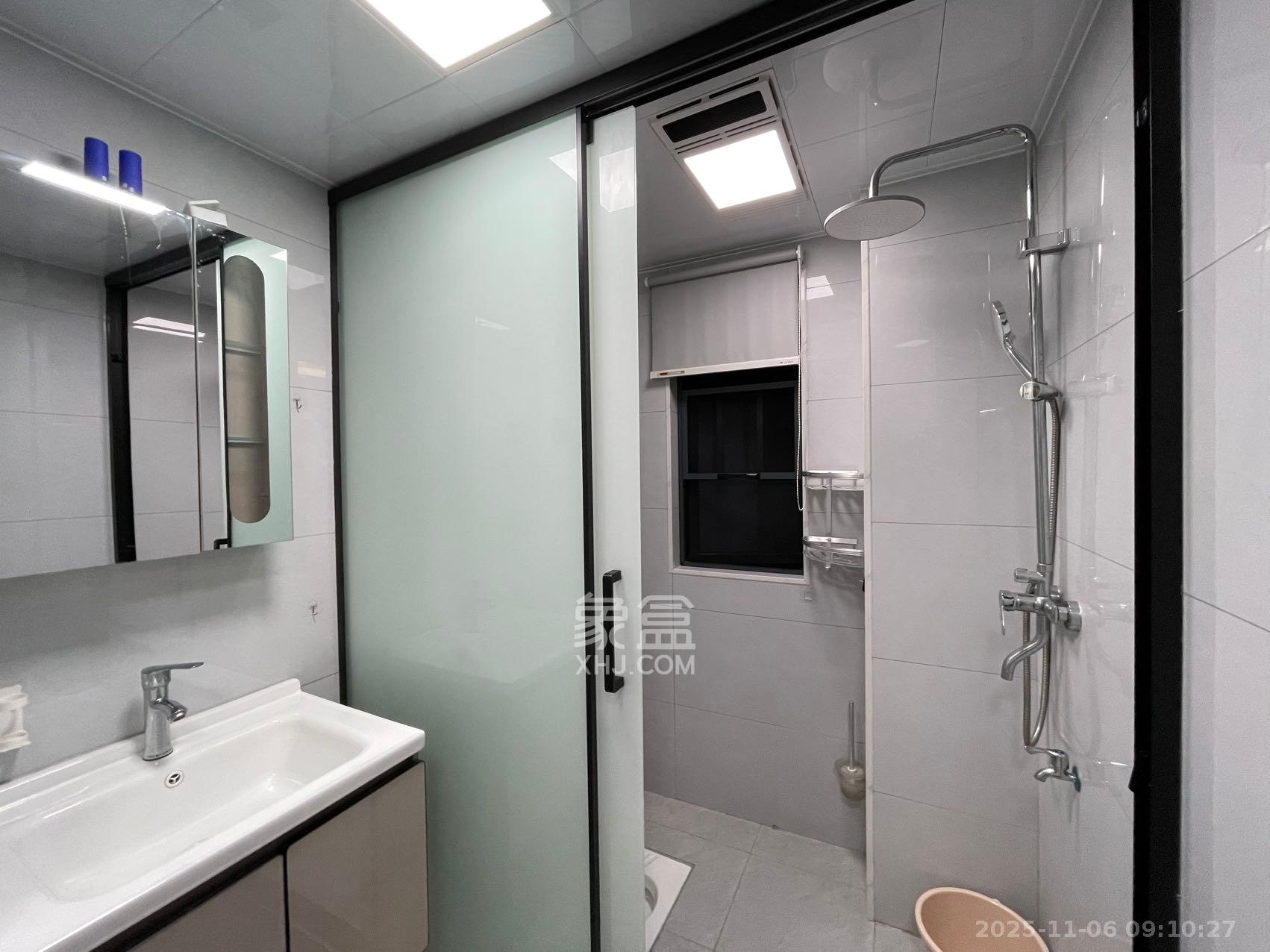 旭日嘉苑 2室2厅1卫 2200.0元/月 旭日嘉苑 2室2厅1卫 2200.0元/月室内图