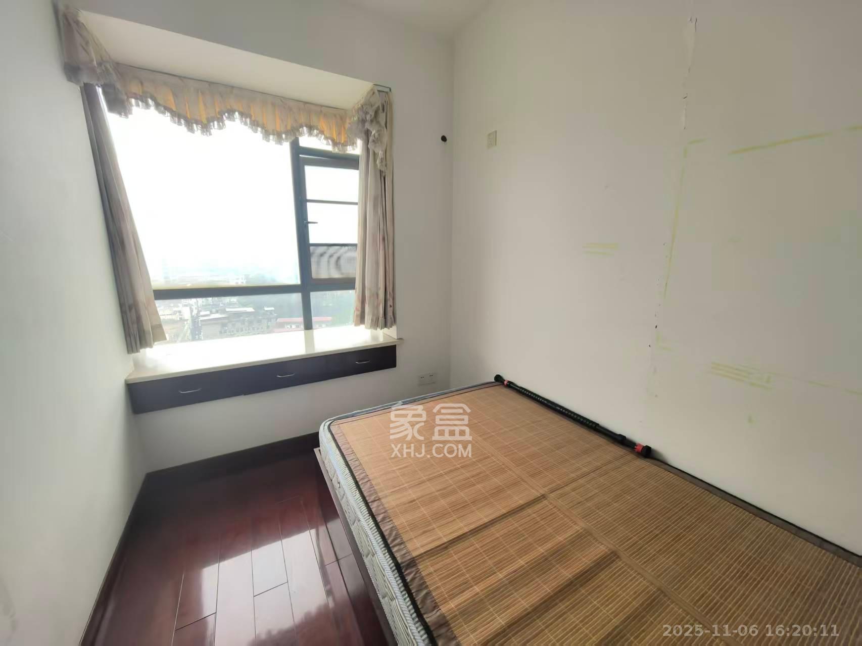 金领家族  3室2厅1卫    2300.0元/月室内图