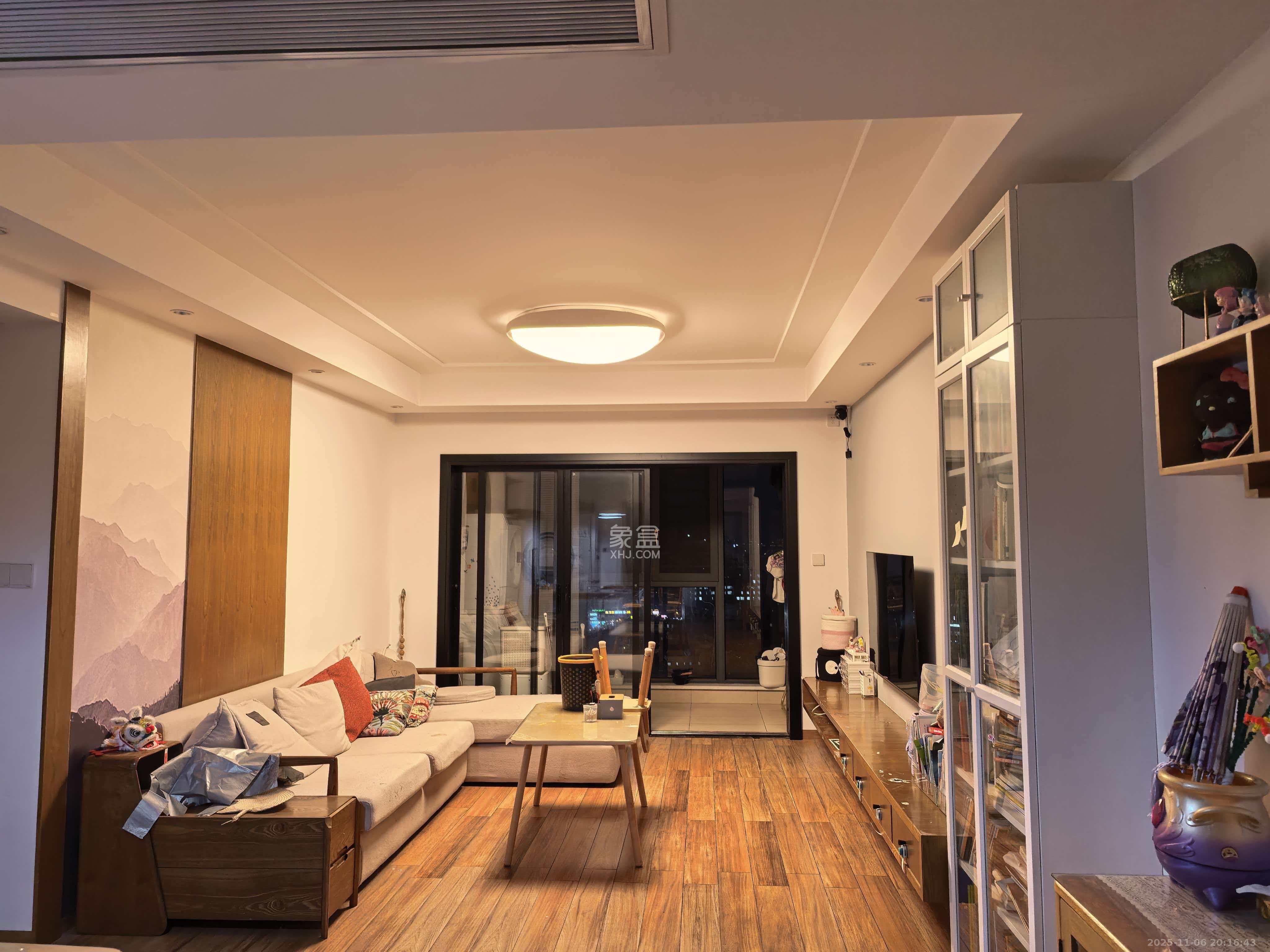 荣盛花语书苑  3室2厅1卫    4000.0元/月