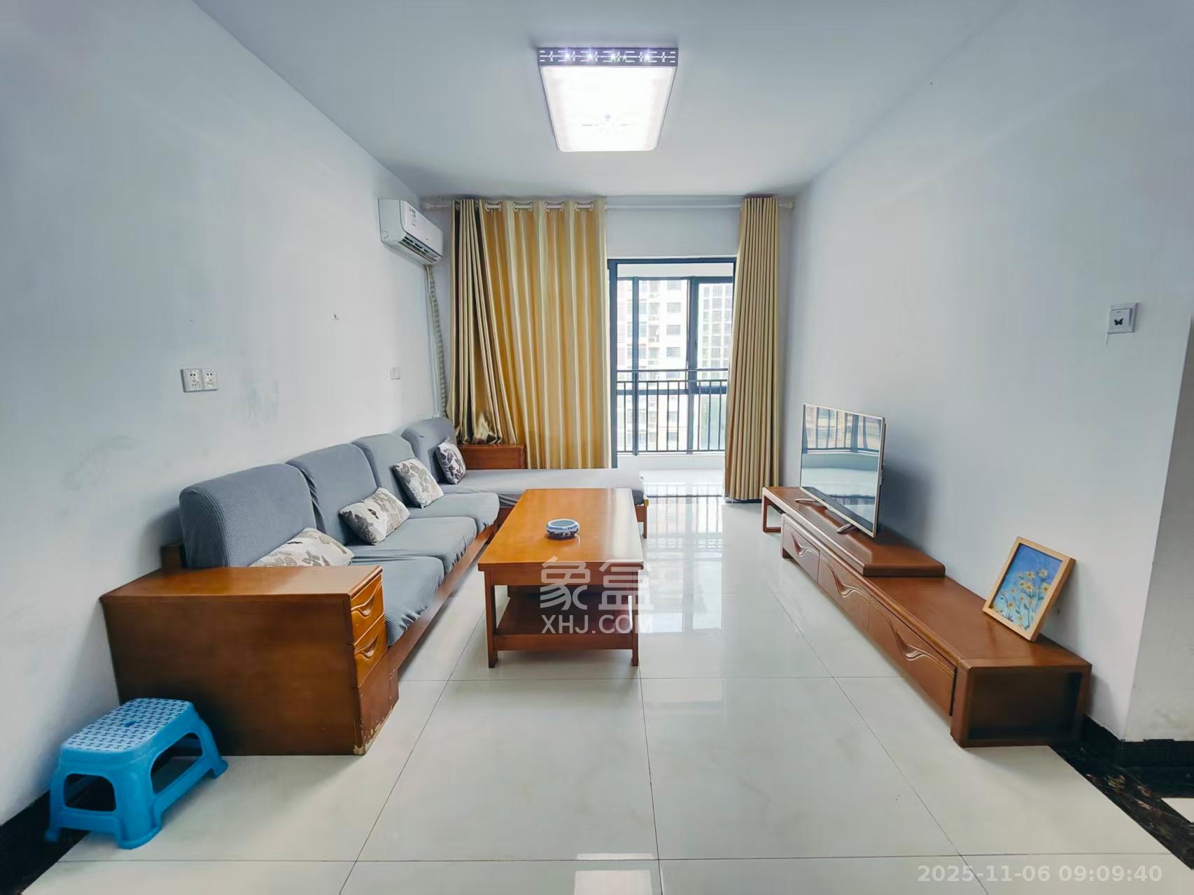 中建芙蓉嘉苑  3室2厅2卫    2200.0元/月室内图