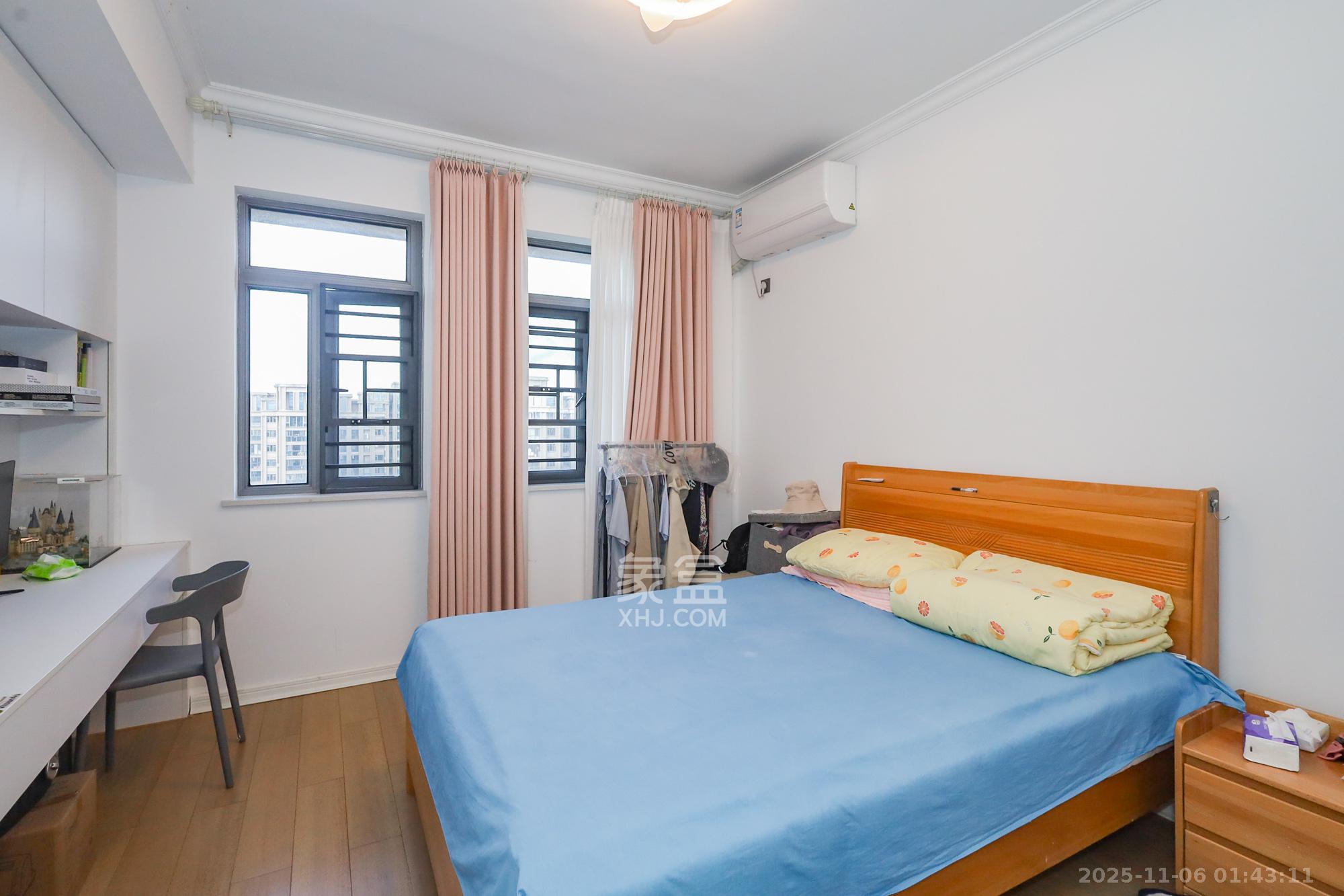 八方小区C区 4室2厅2卫 520.0万 八方小区C区 4室2厅2卫 520.0万卧室