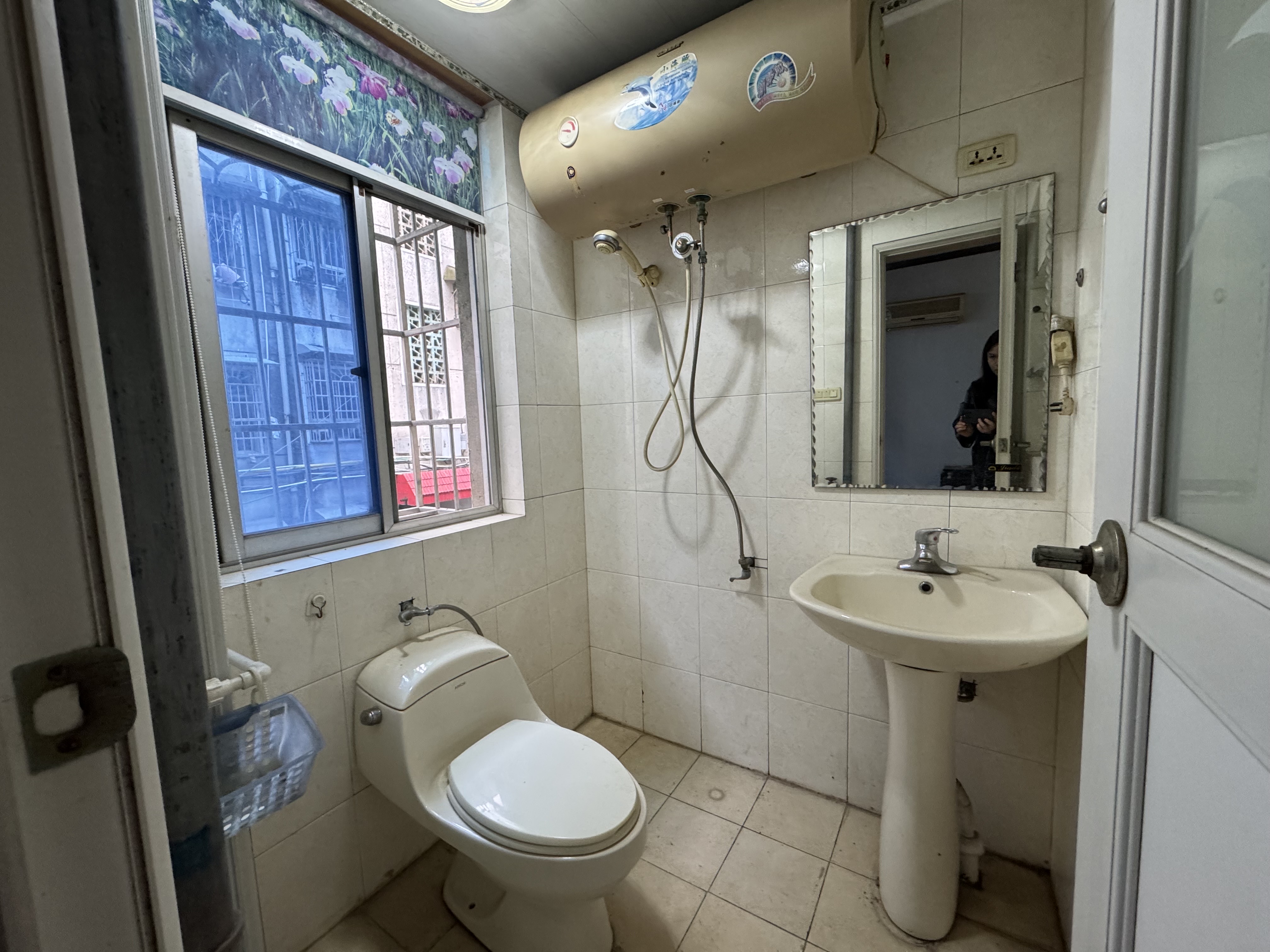 资阳区汽车路办事处三圣殿社区 3室2厅2卫 32.8万 资阳区汽车路办事处三圣殿社区 3室2厅2卫 32.8万卫生间