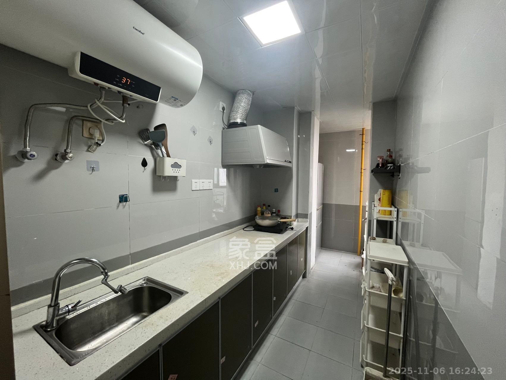 保利西海岸B区  2室2厅1卫    2400.0元/月室内图