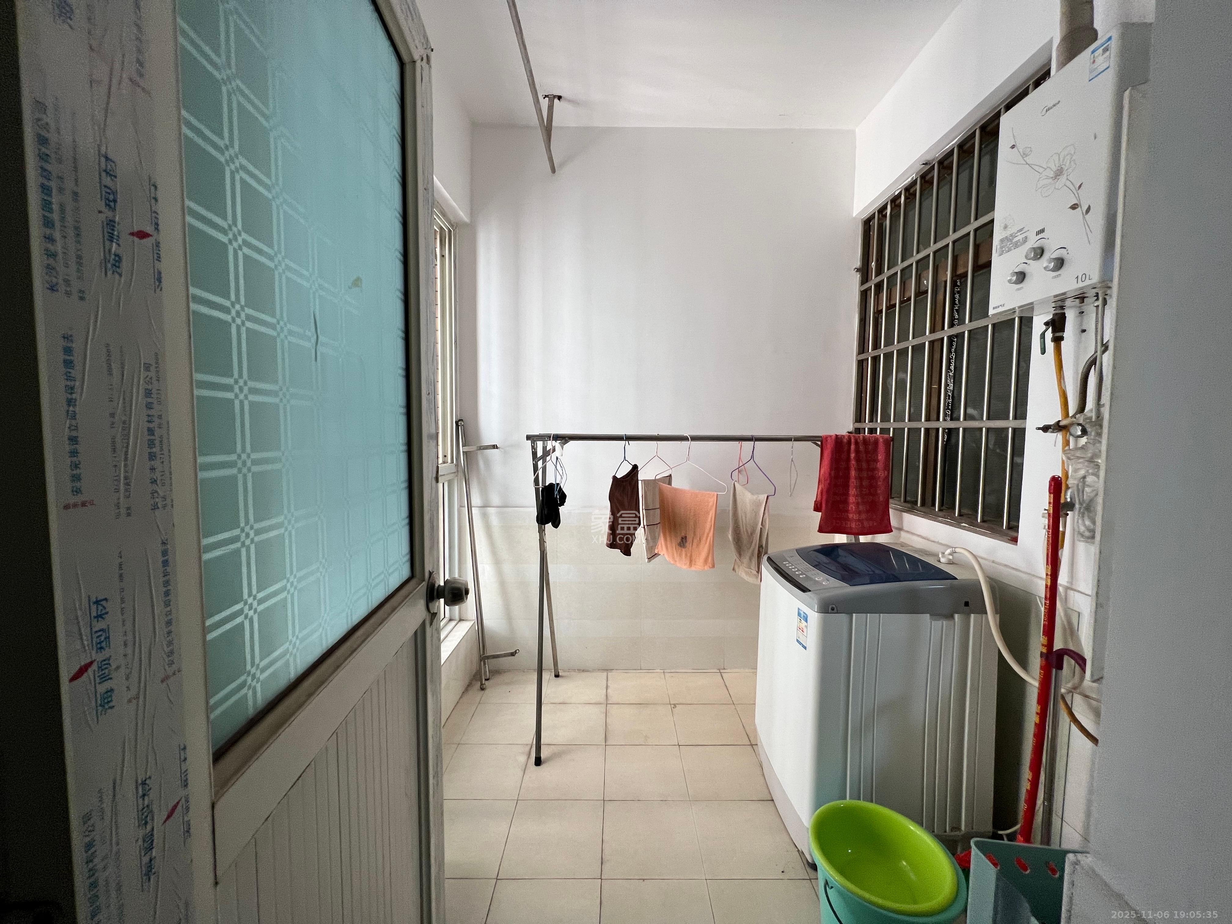 上河国际C区 3室1厅1卫 2500.0元/月 上河国际C区 3室1厅1卫 2500.0元/月室内图