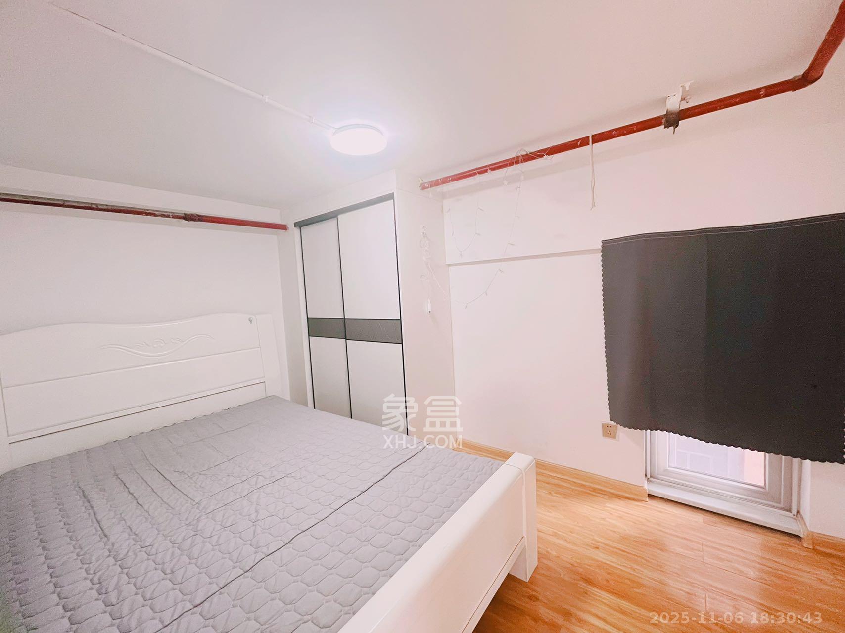 芙蓉万国城MOMA（卓越汇富苑）  3室1厅1卫    2000.0元/月室内图