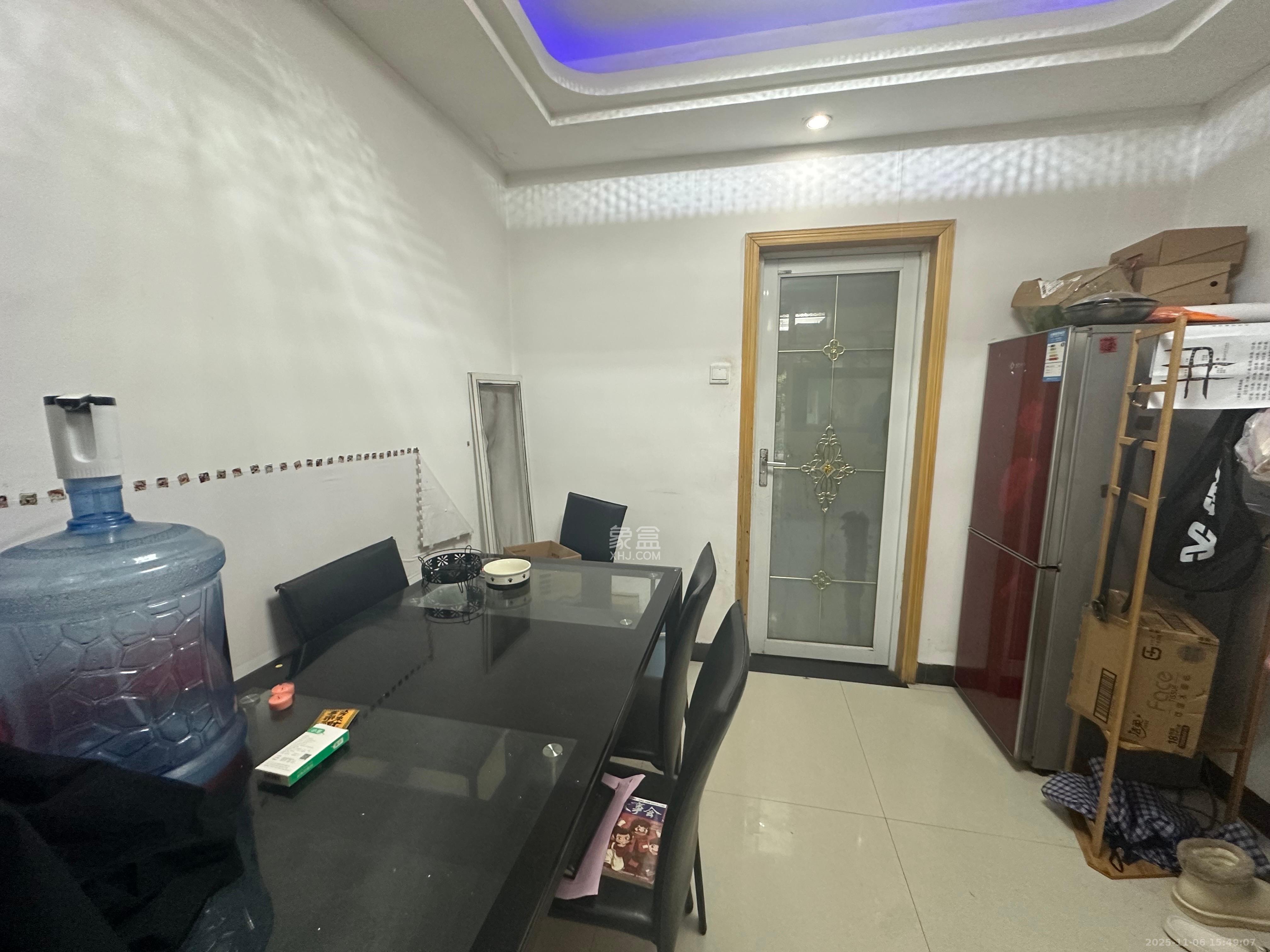 鄱阳小区 2室2厅1卫 1350.0元/月 鄱阳小区 2室2厅1卫 1350.0元/月室内图