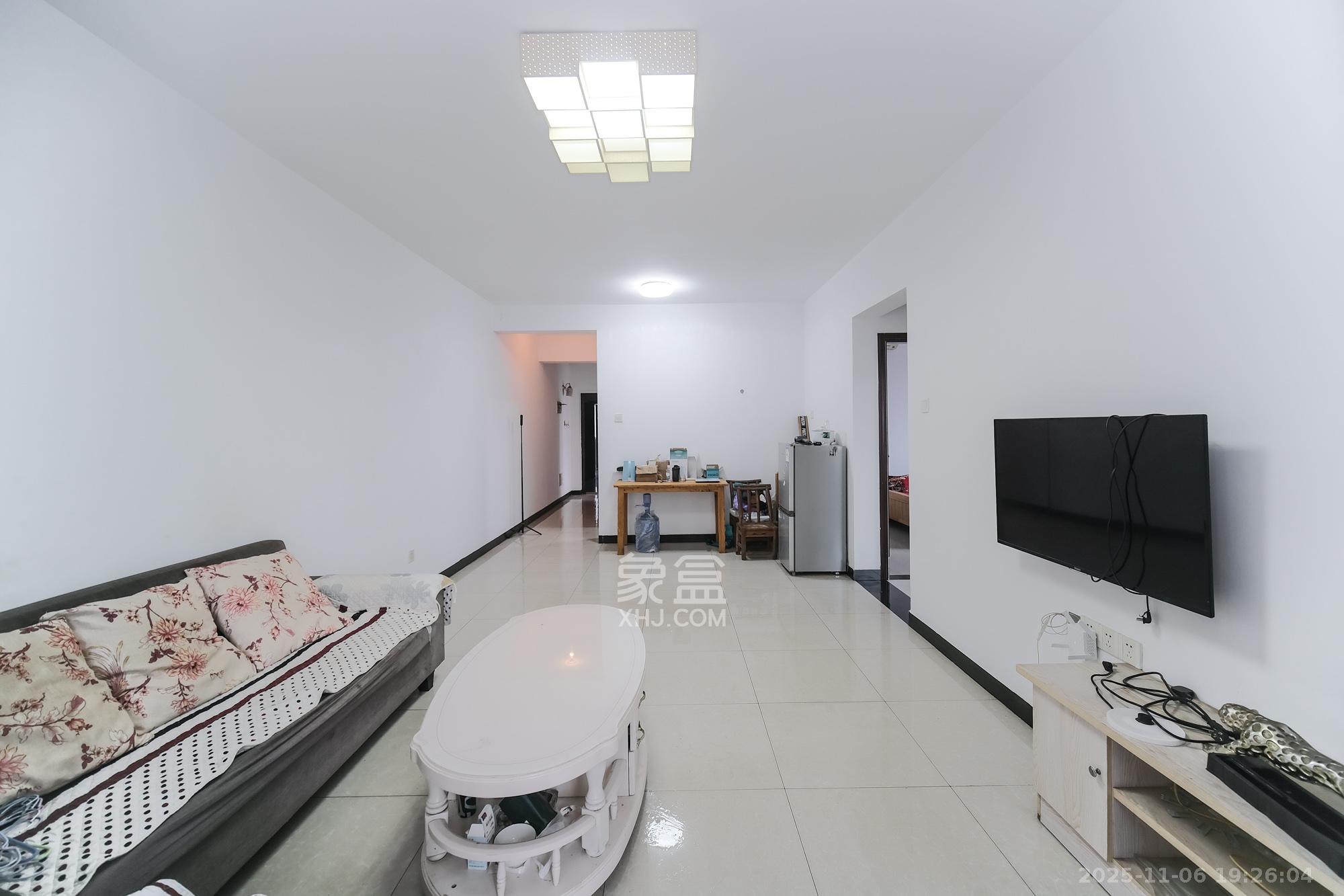 盛地春天里  3室2厅1卫    49.8万客厅