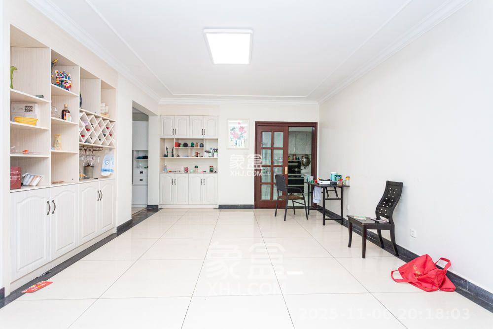 恒大名都  5室2厅3卫    4000.0元/月室内图