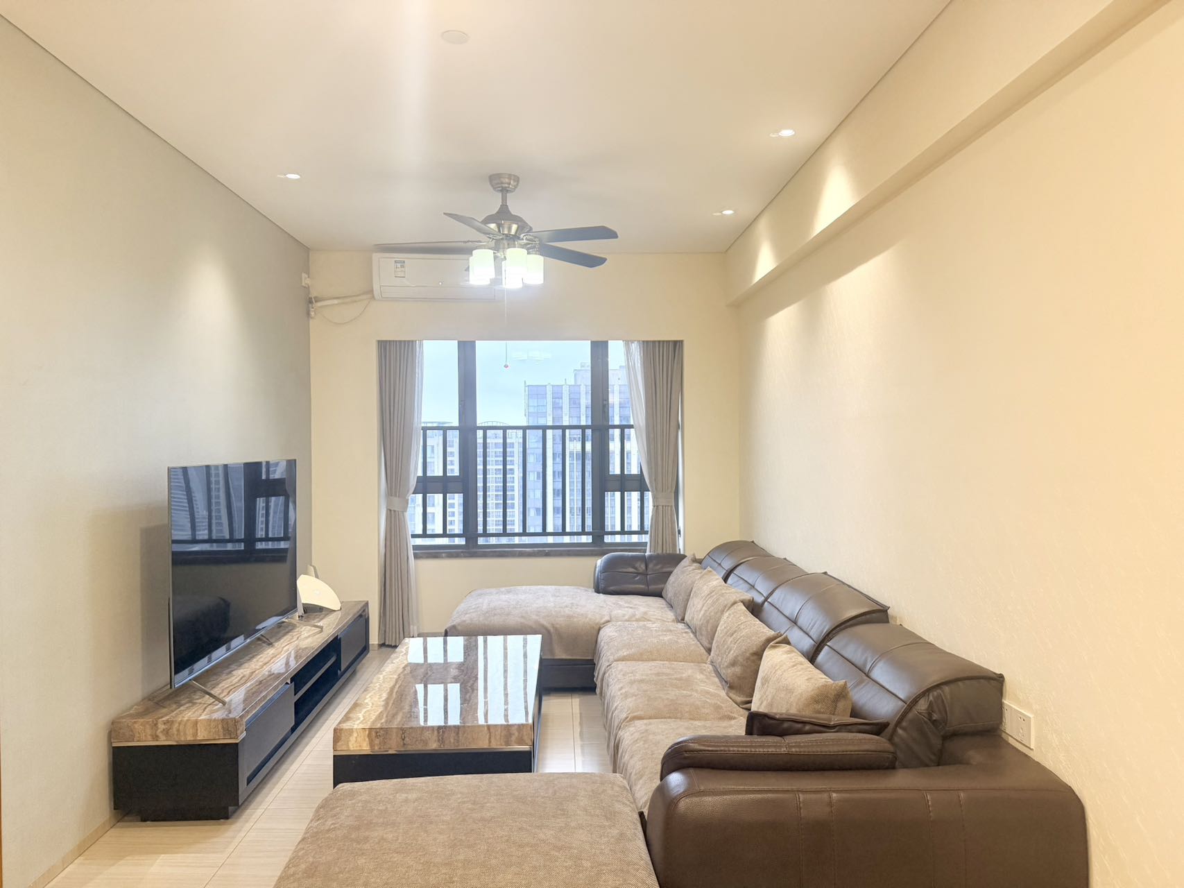 海航豪庭南苑  1室1厅1卫    4000.0元/月