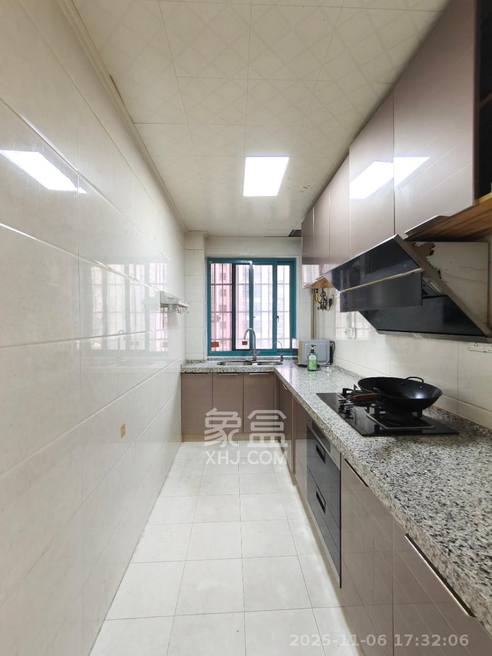 蝴蝶谷  3室2厅2卫    1700.0元/月室内图