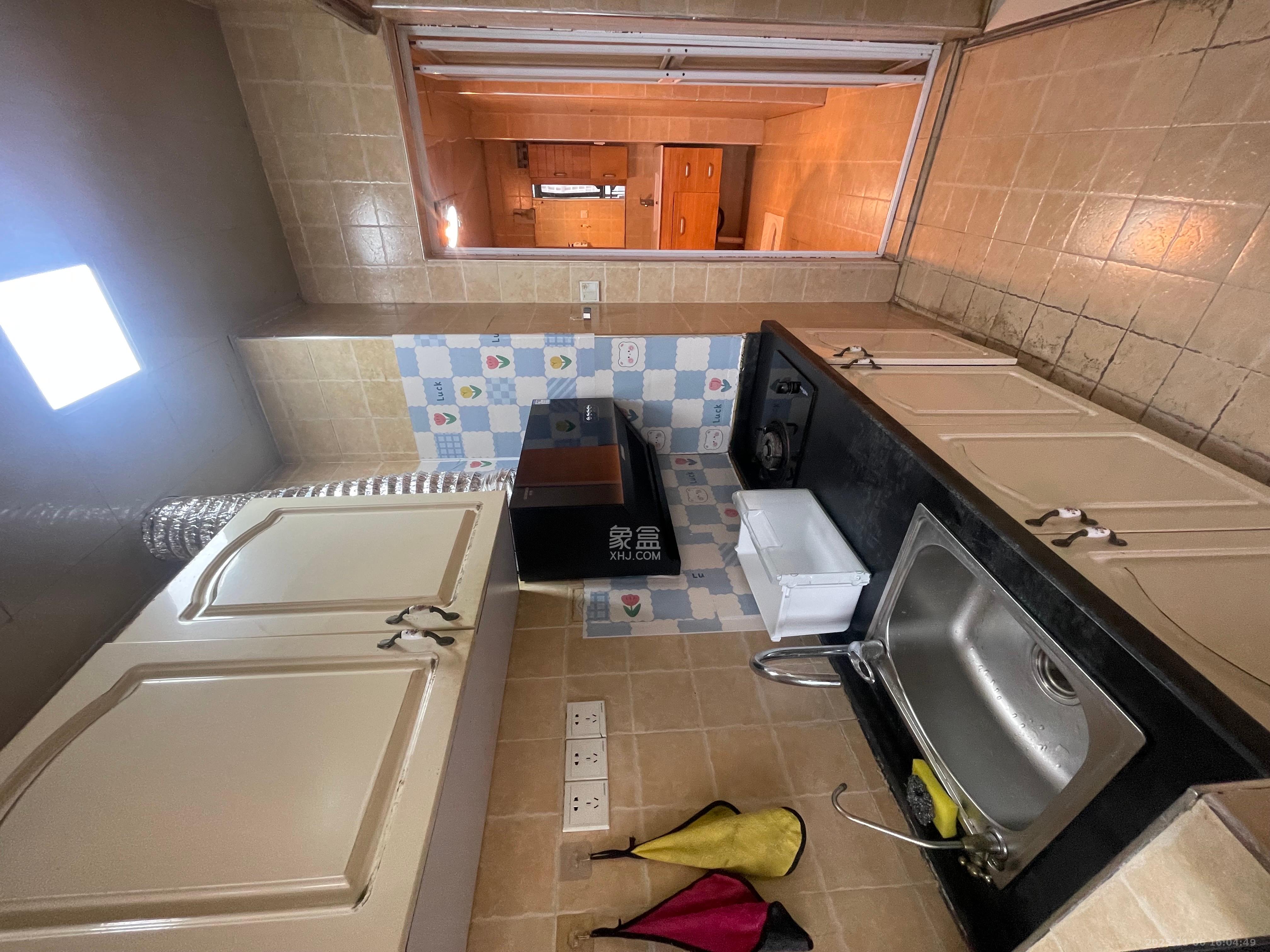 山水花都 1室1厅1卫 1500.0元/月 山水花都 1室1厅1卫 1500.0元/月室内图