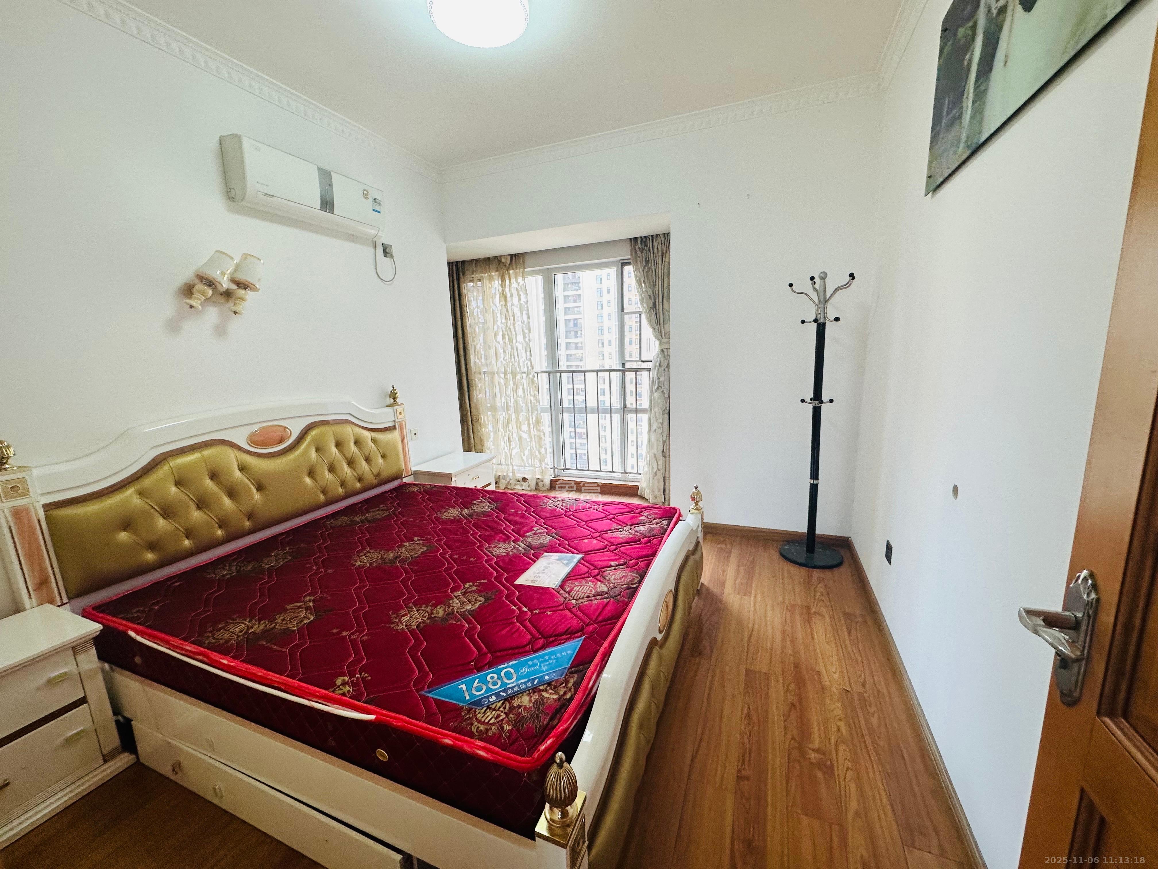 泊爱蓝湾  3室2厅2卫    2800.0元/月室内图