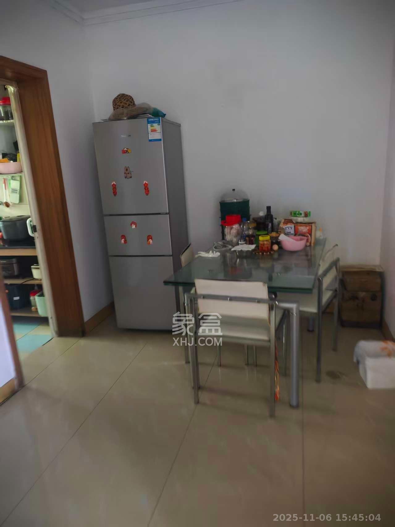 三湘小区  2室1厅1卫    1680.0元/月室内图