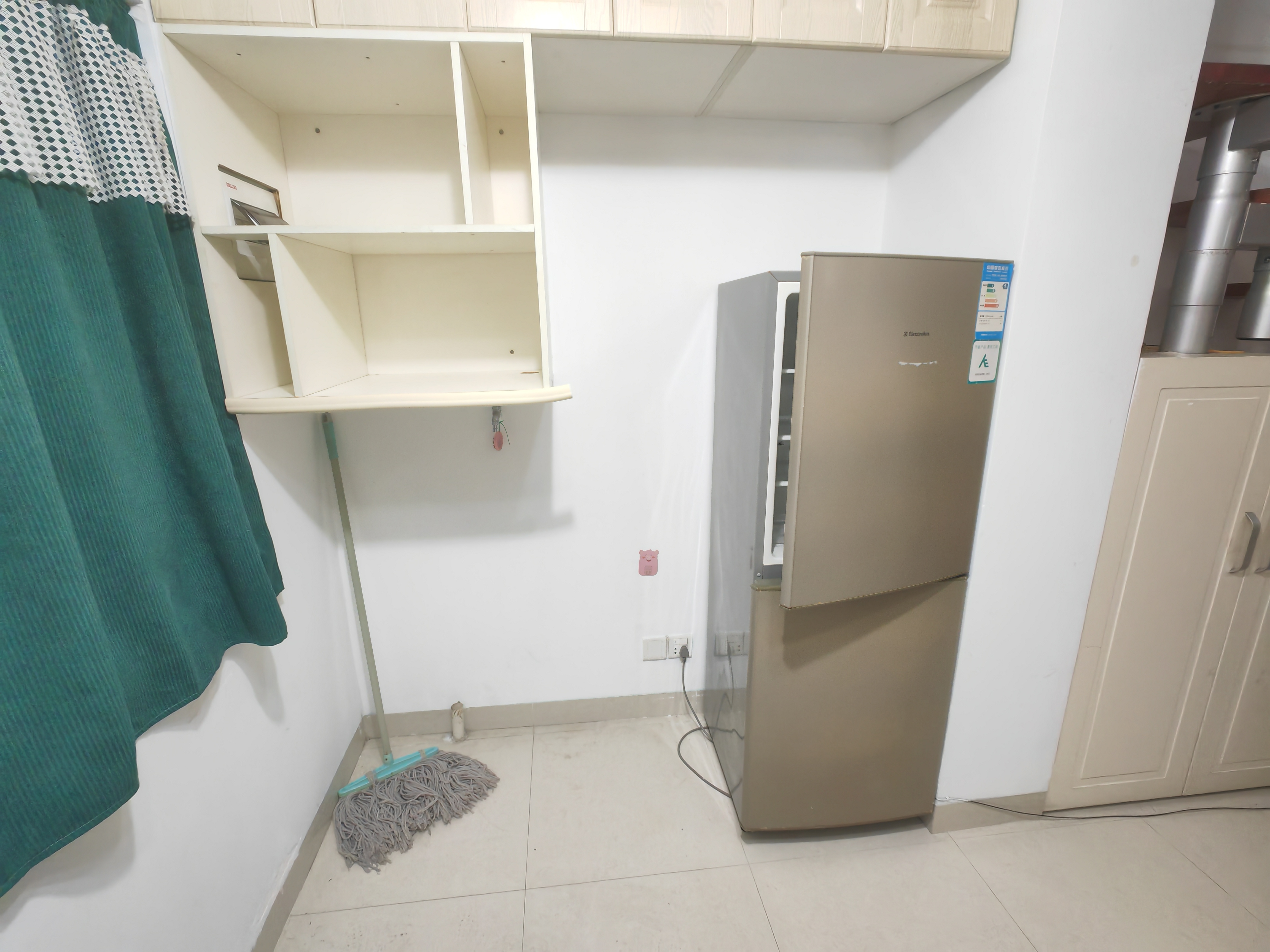 华林广场 2室1厅1卫 2000.0元/月 华林广场 2室1厅1卫 2000.0元/月室内图