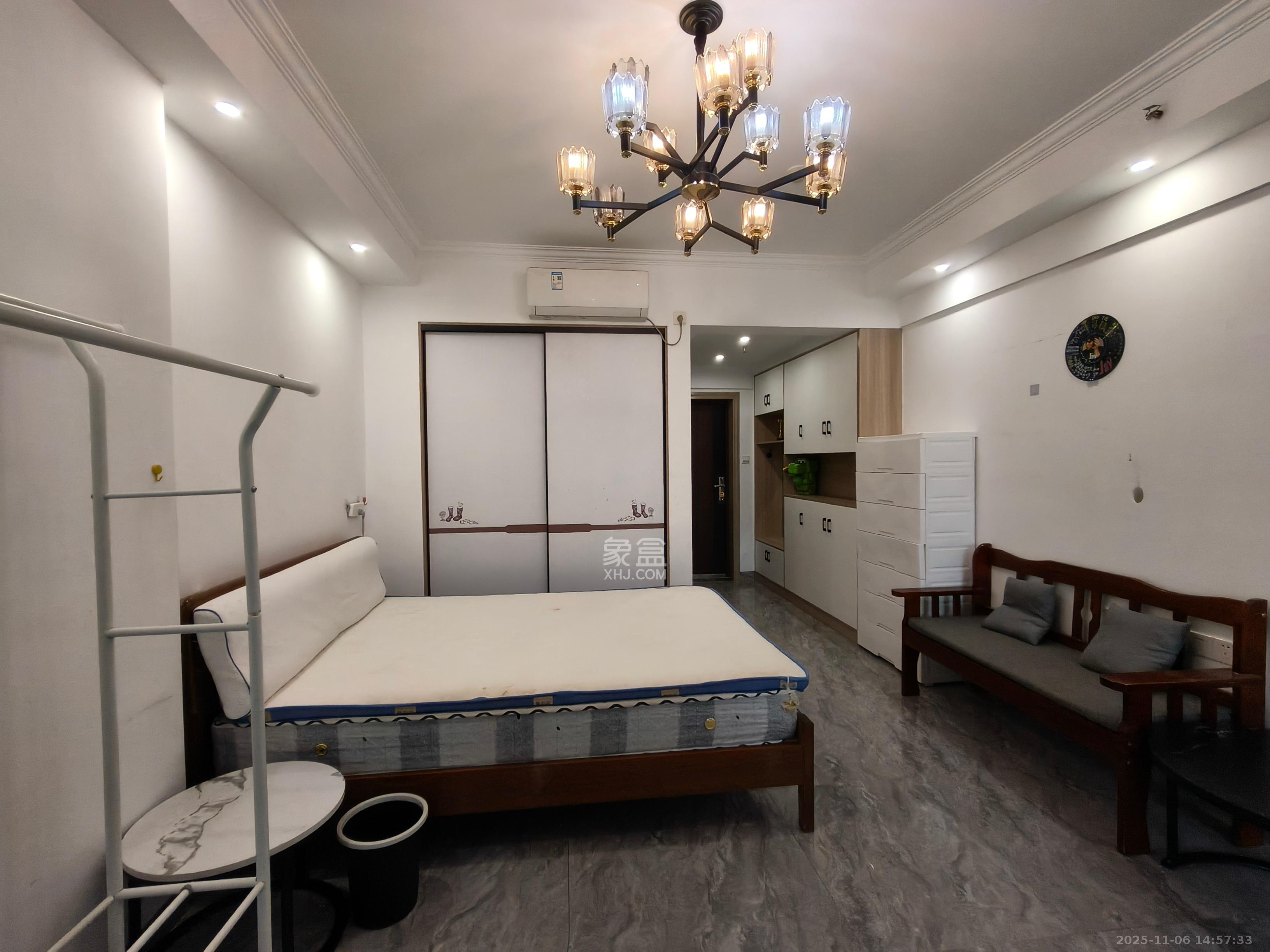 国泰九龙湾  1室1厅1卫    1500.0元/月