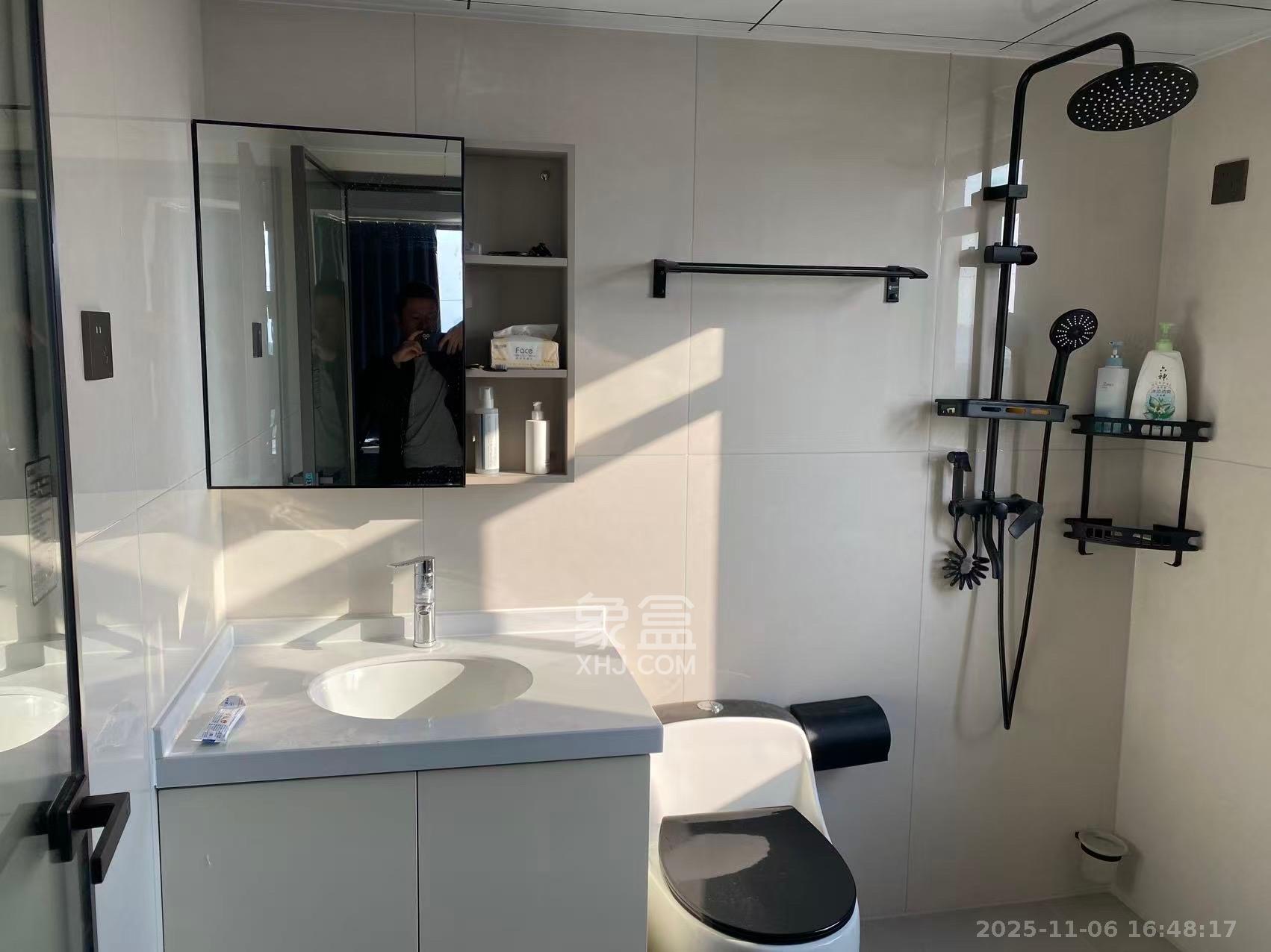 金色比华利  4室2厅2卫    1100.0元/月室内图