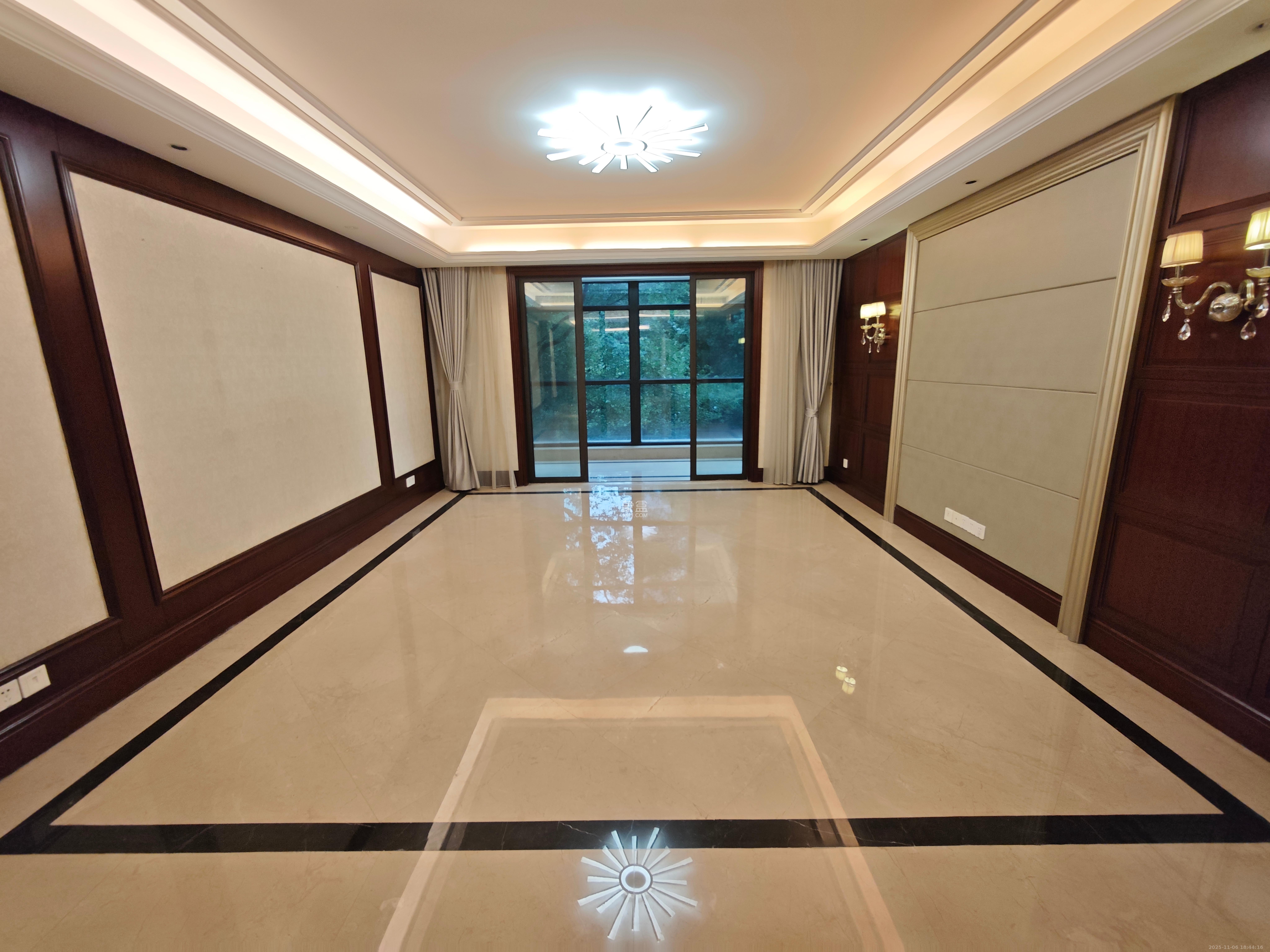 运达中央广场一、二期 4室2厅2卫 10000.0元/月 运达中央广场一、二期 4室2厅2卫 10000.0元/月室内图