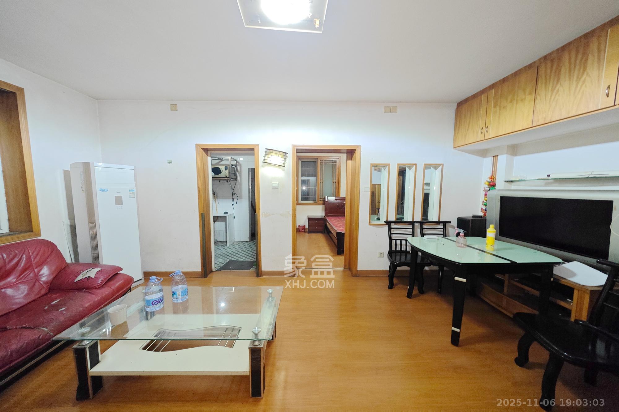 狮子山一片  3室1厅1卫    42.8万客厅