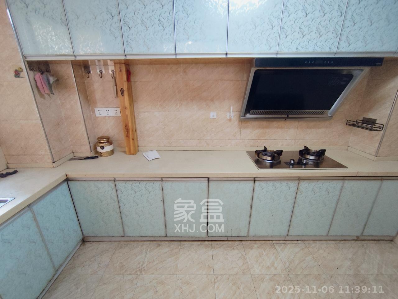 紫云阁  3室2厅1卫    1800.0元/月室内图