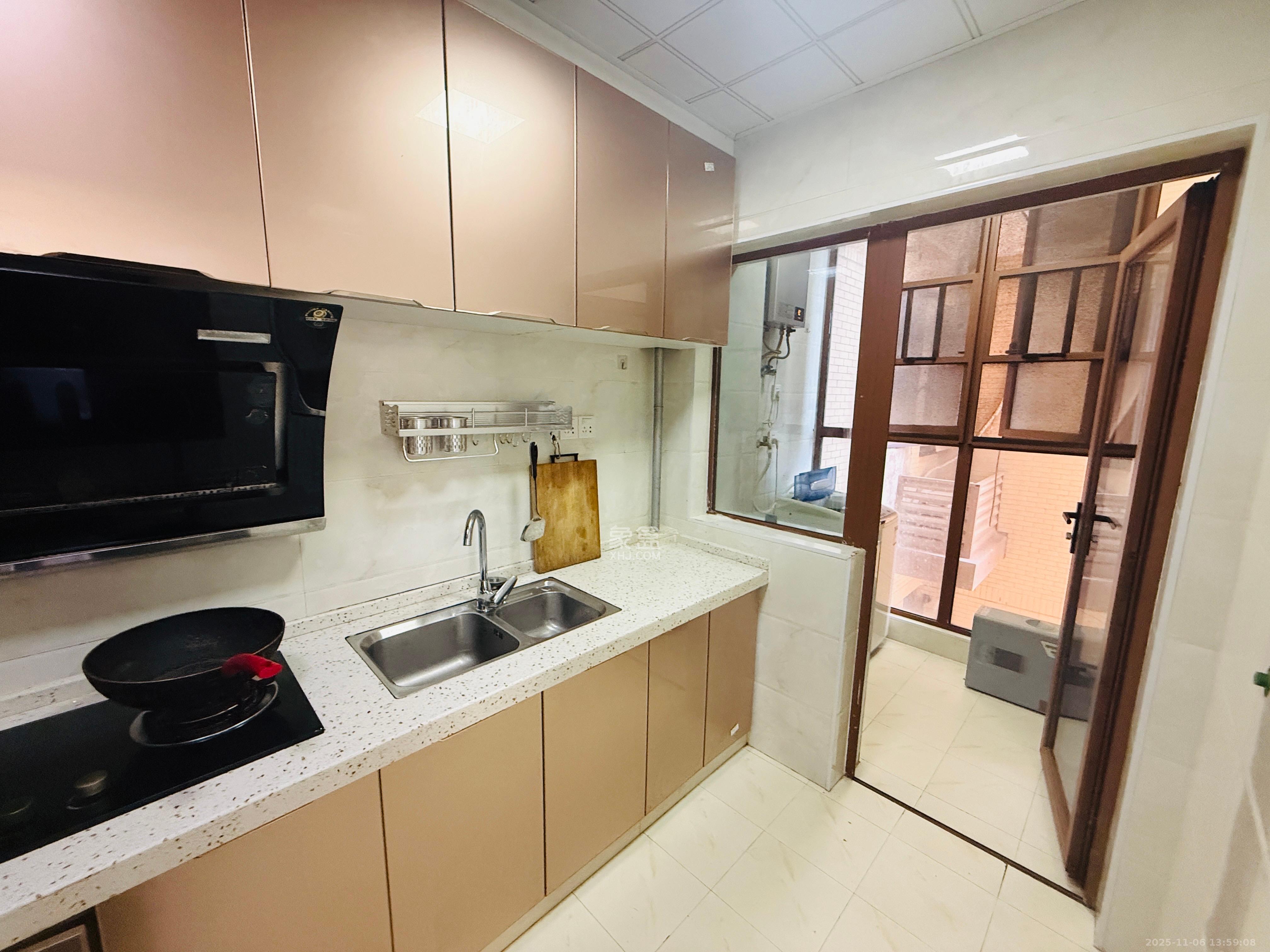 万里时代 1室2厅1卫 2100.0元/月 万里时代 1室2厅1卫 2100.0元/月室内图