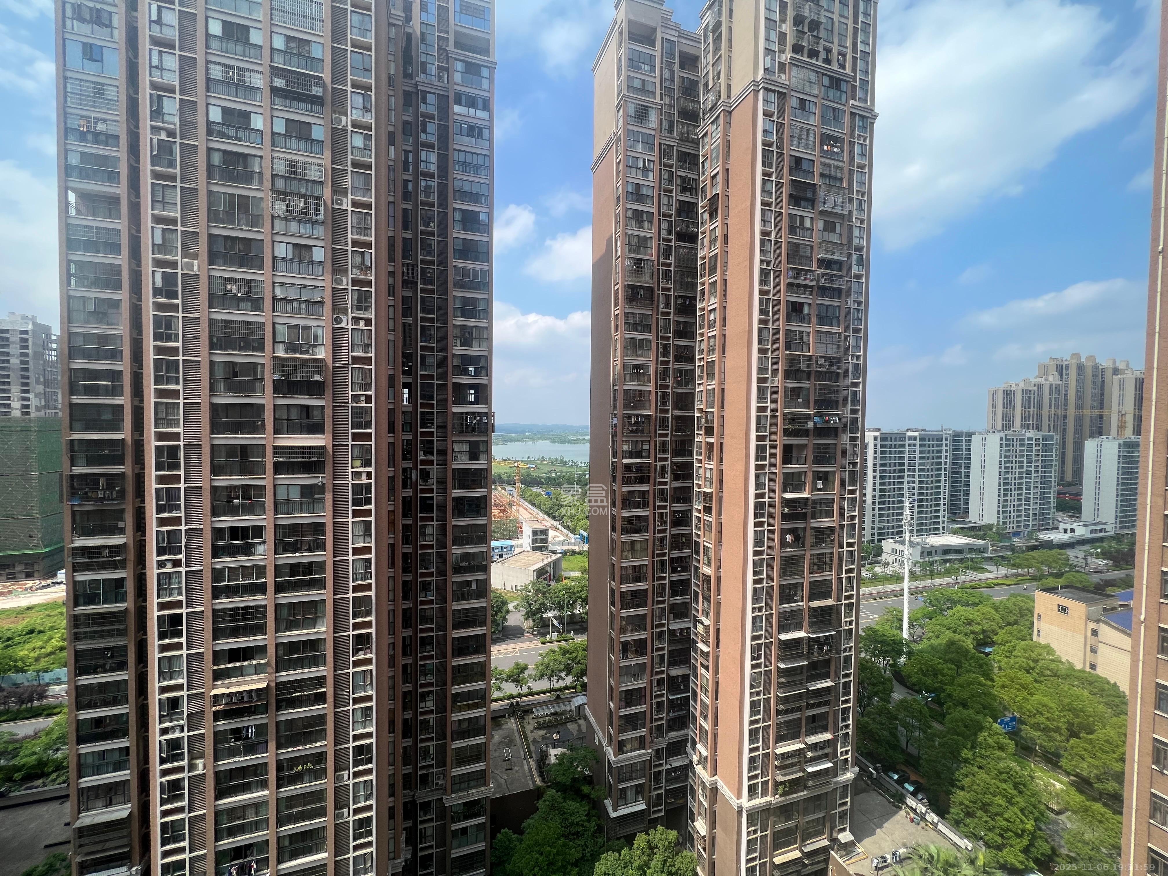 水岸世景 2室1厅1卫 1700.0元/月 水岸世景 2室1厅1卫 1700.0元/月室内图