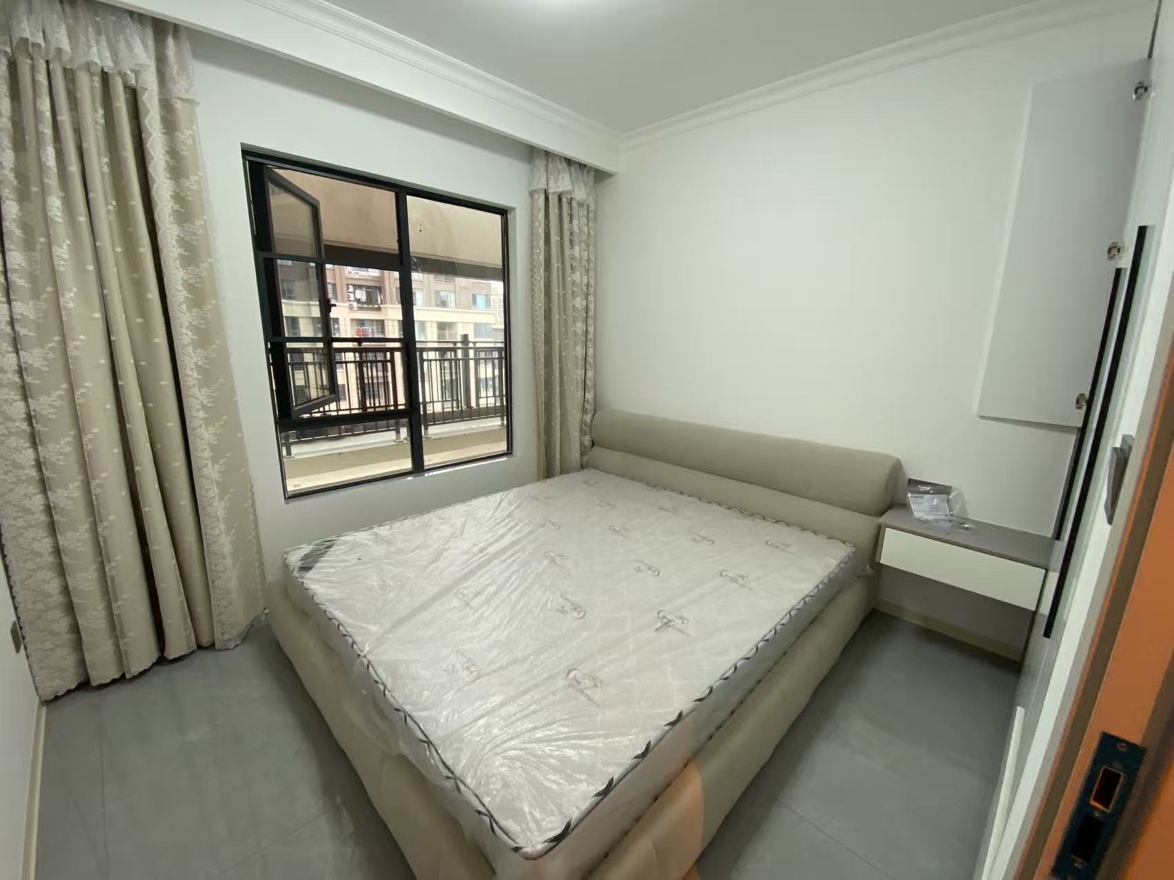 荣盛花语书苑 3室2厅1卫 2083.0元/月 荣盛花语书苑 3室2厅1卫 2083.0元/月室内图