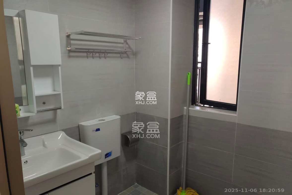 世茂铂翠湾四期(世茂悦享) 3室2厅1卫 3000.0元/月 世茂铂翠湾四期(世茂悦享) 3室2厅1卫 3000.0元/月室内图